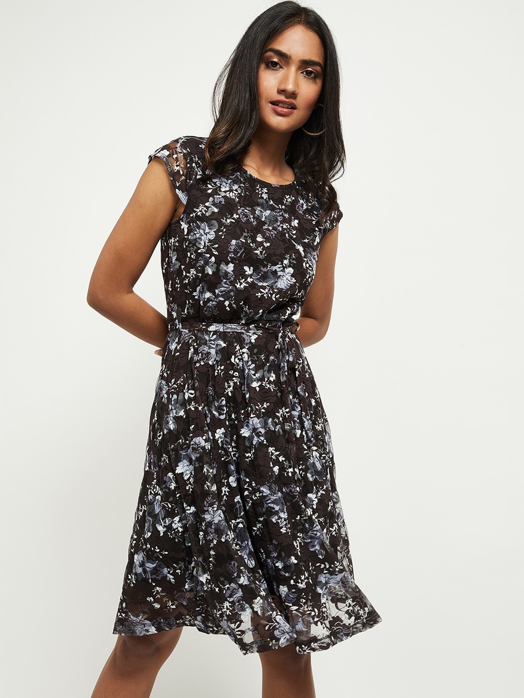 

max Black & White Floral Printed Fit & Flare Dress