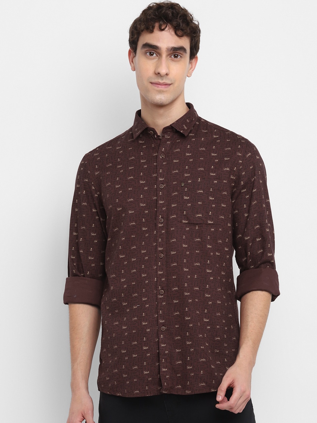 

Turtle Men Brown Slim Fit Opaque Printed Casual Shirt