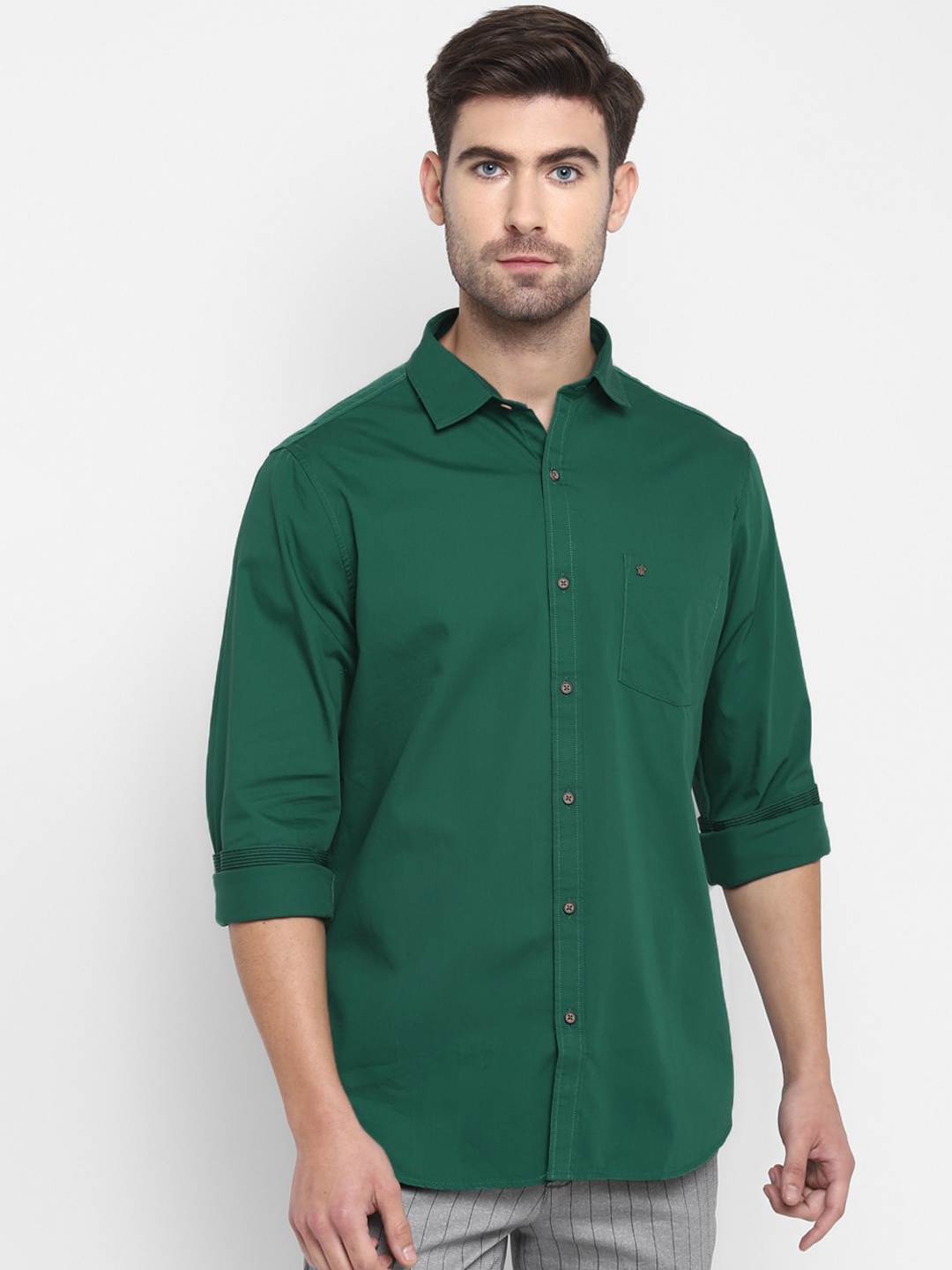 

Turtle Men Green Slim Fit Opaque Casual Shirt