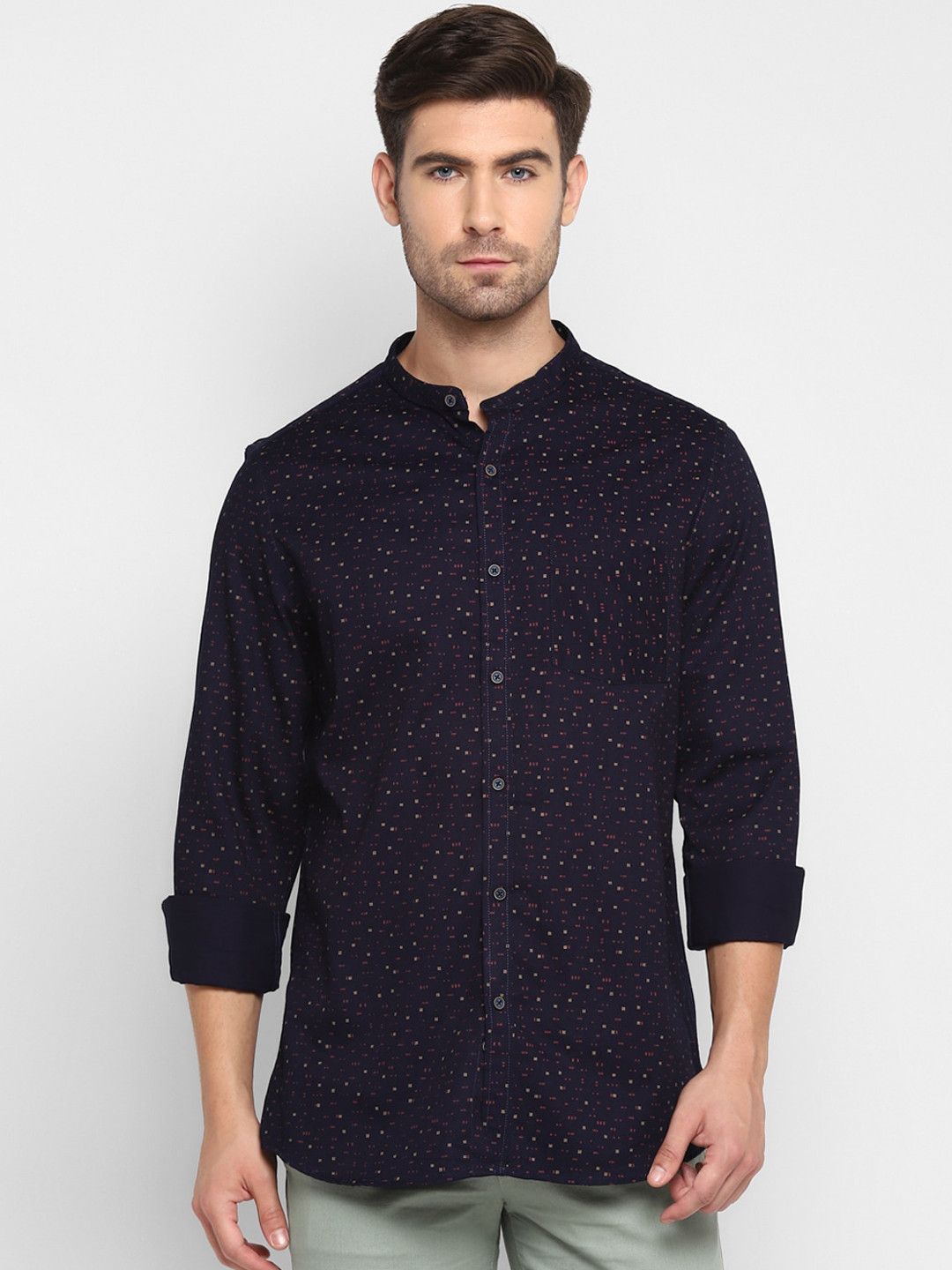 

Turtle Men Blue & Beige Micro Ditsy Printed Slim Fit Casual Shirt