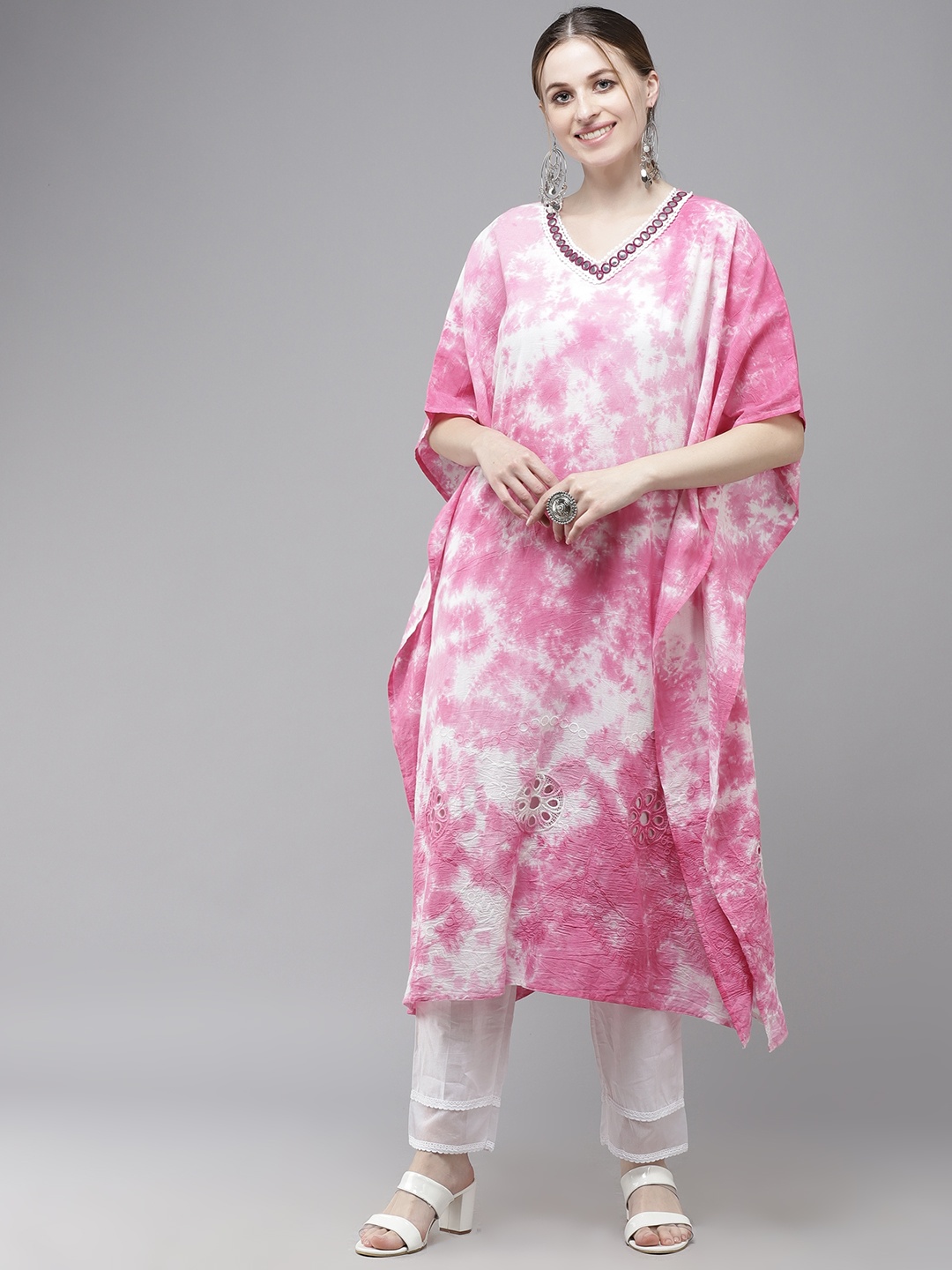 

Indo Era Women Pink & White Bandhani Printed Extended Sleeves Kaftan Kurta