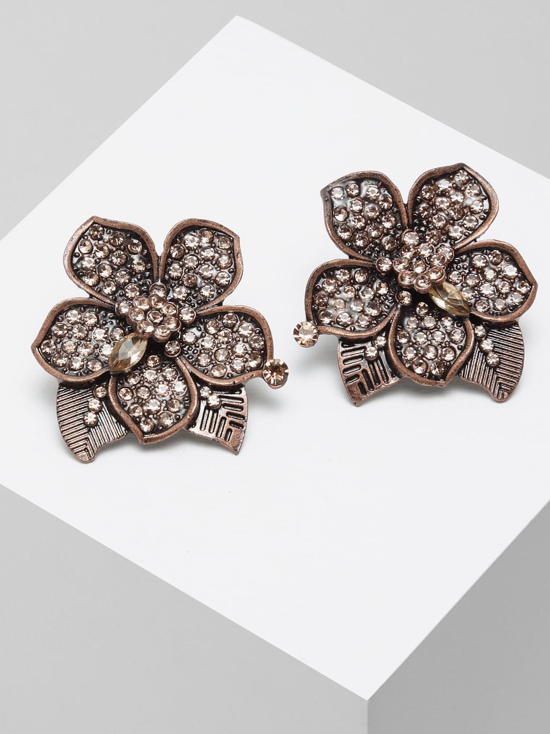 

AVANT-GARDE PARIS Copper-Toned Floral Studs Earrings