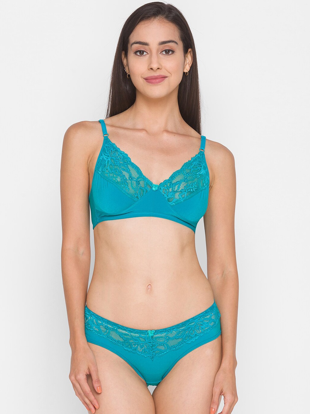 

Candyskin Women Blue Solid Lace Lingerie Set CSINSET01B