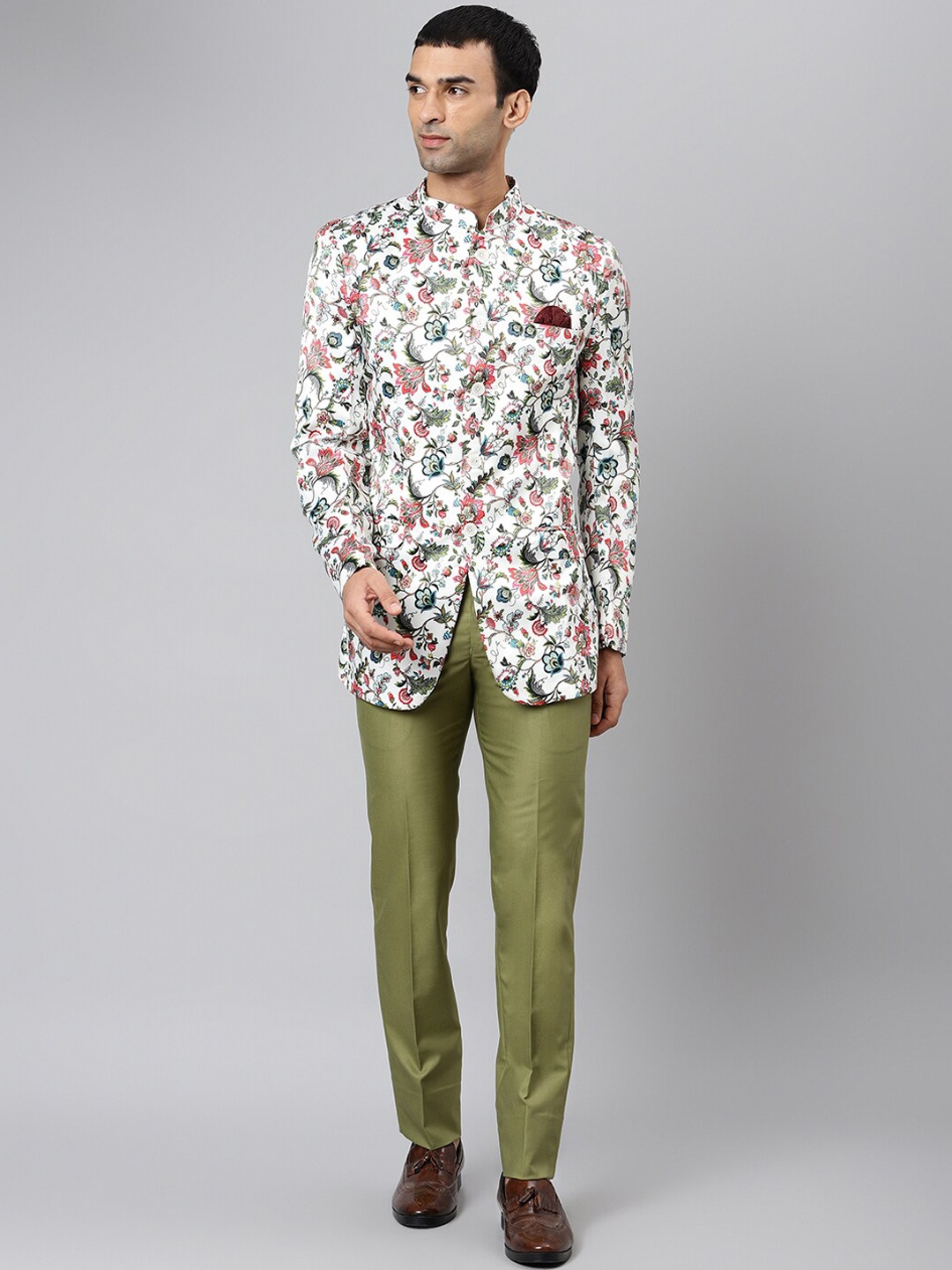 

Hangup Men White & Green Printed Two-Piece Mandarin Collar Single Breasted Party Suit