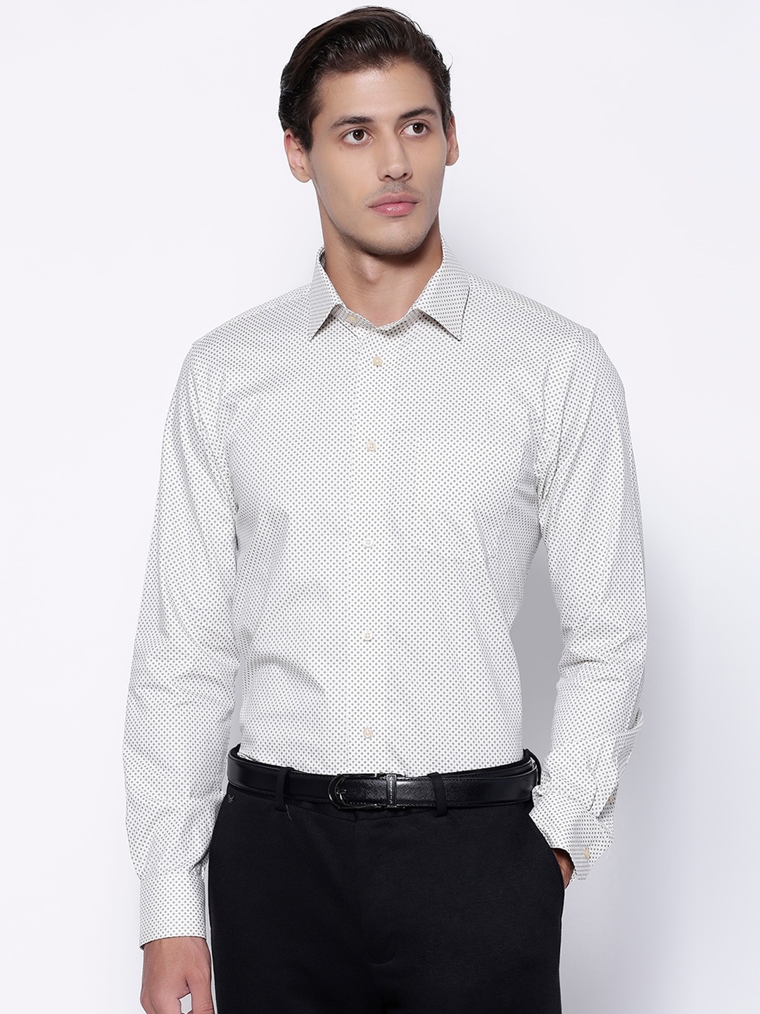 

Blackberrys Men Off White India Slim Fit Opaque Printed Cotton Formal Shirt