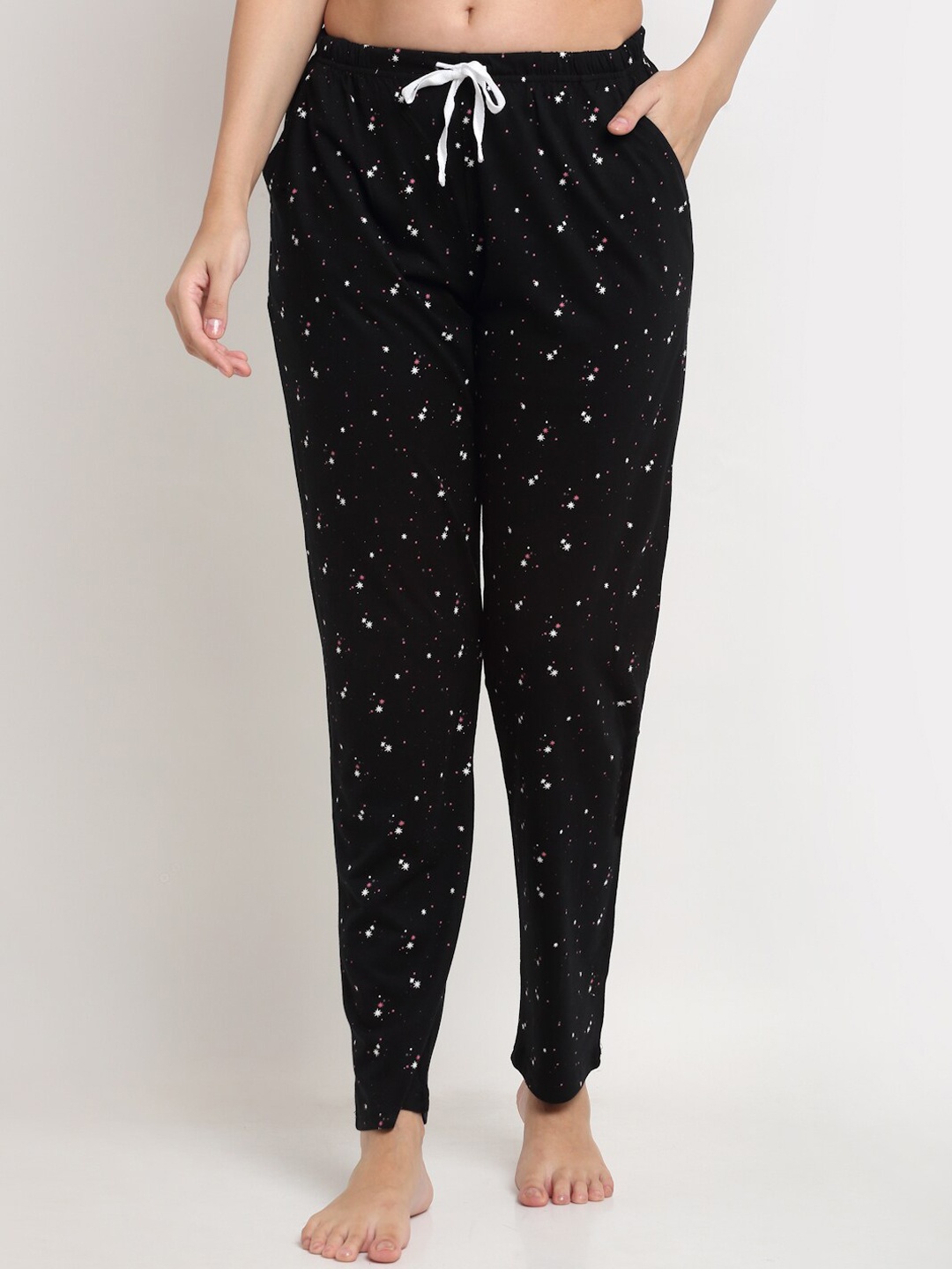 

Kanvin Women Black & White Printed Pure Cotton Lounge Pants