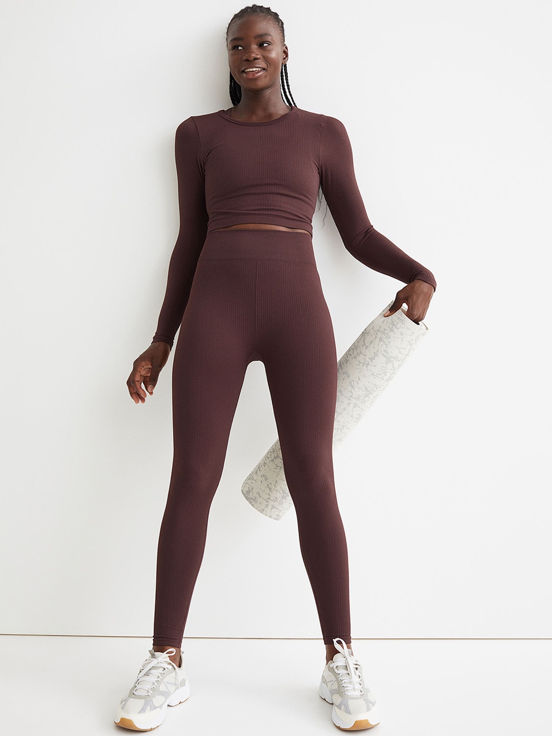 

H&M Women Plum Purple Cropped Seamless Sports Top