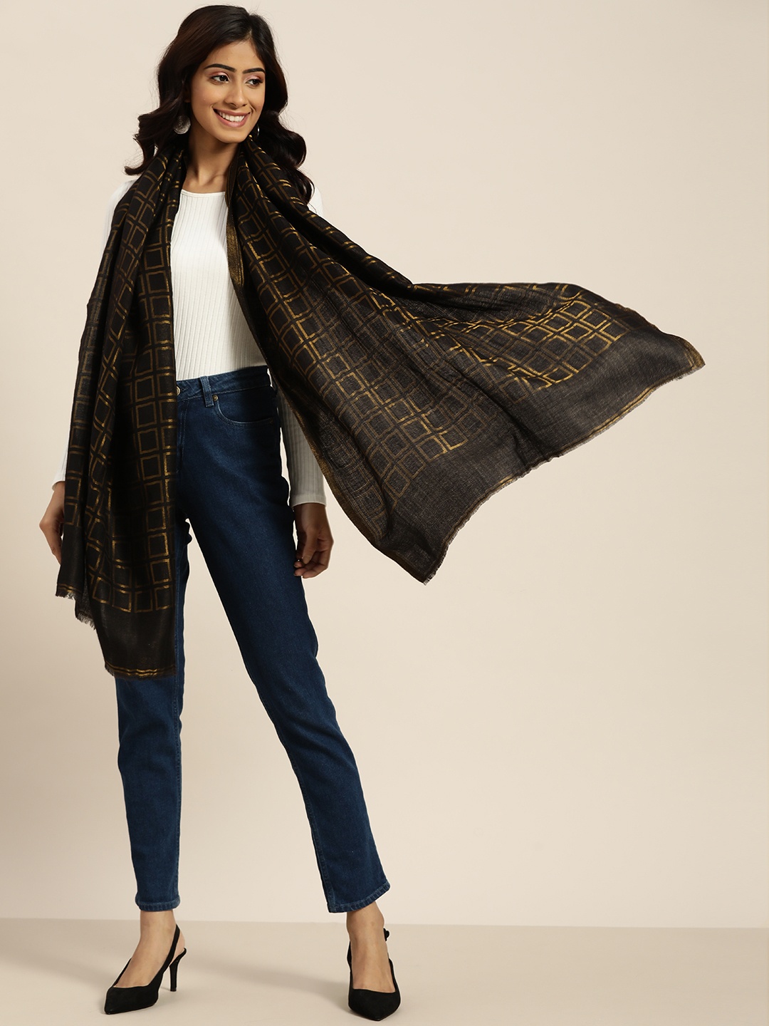 

Sangria Women Black & Gold-Toned Geometric Woven Design Woollen Stole