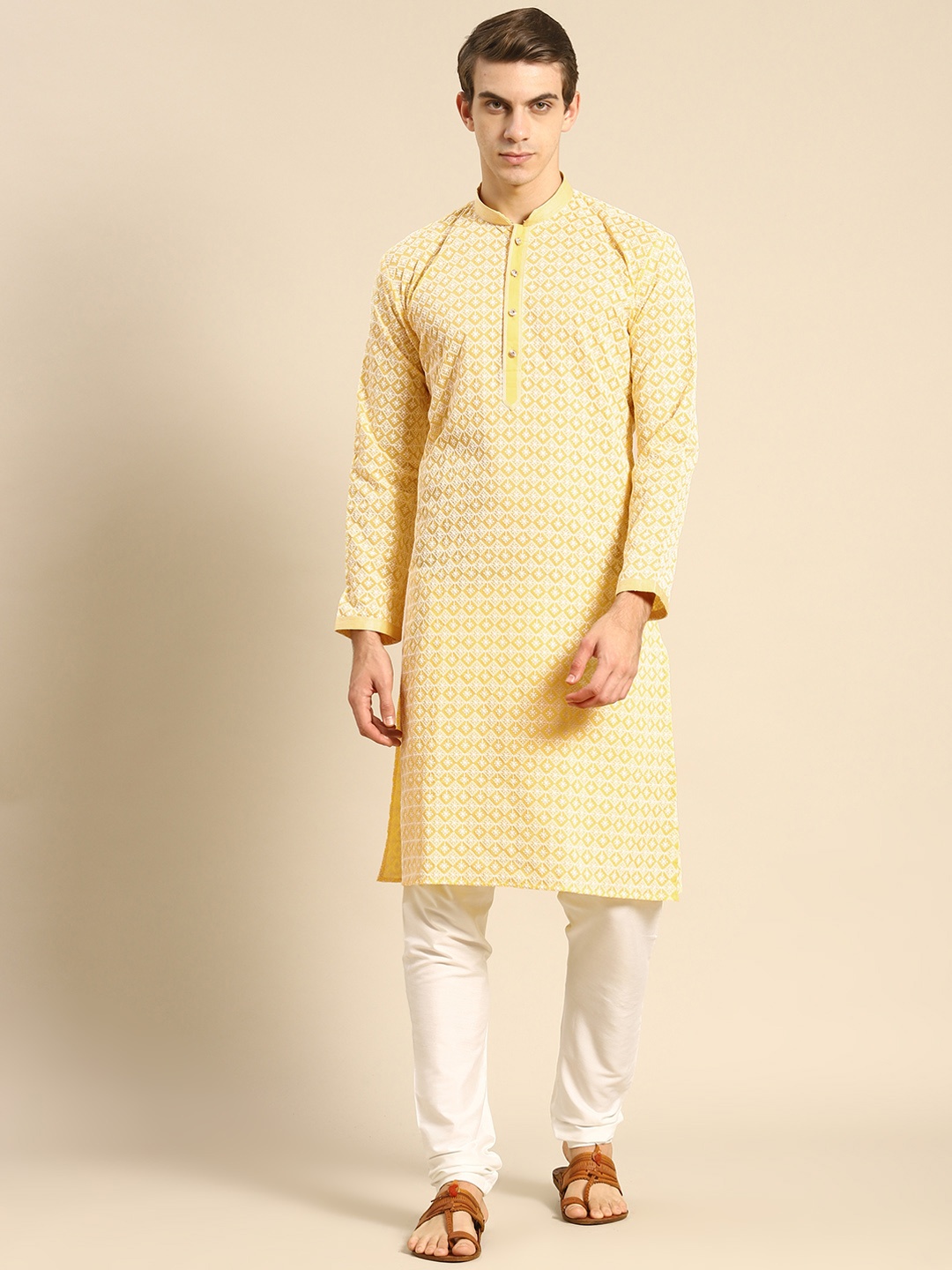 

RAJUBHAI HARGOVINDAS Men Yellow & White Ethnic Motifs Embroidered Chikankari Kurta