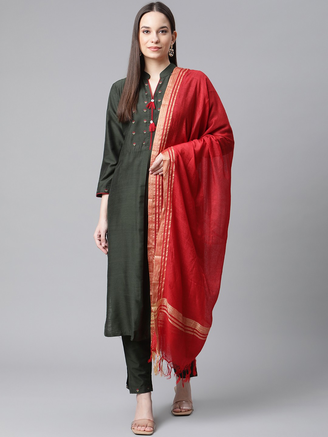 

Jompers Women Green Ethnic Motifs Yoke Design Regular Kurta with Trousers & Dupatta