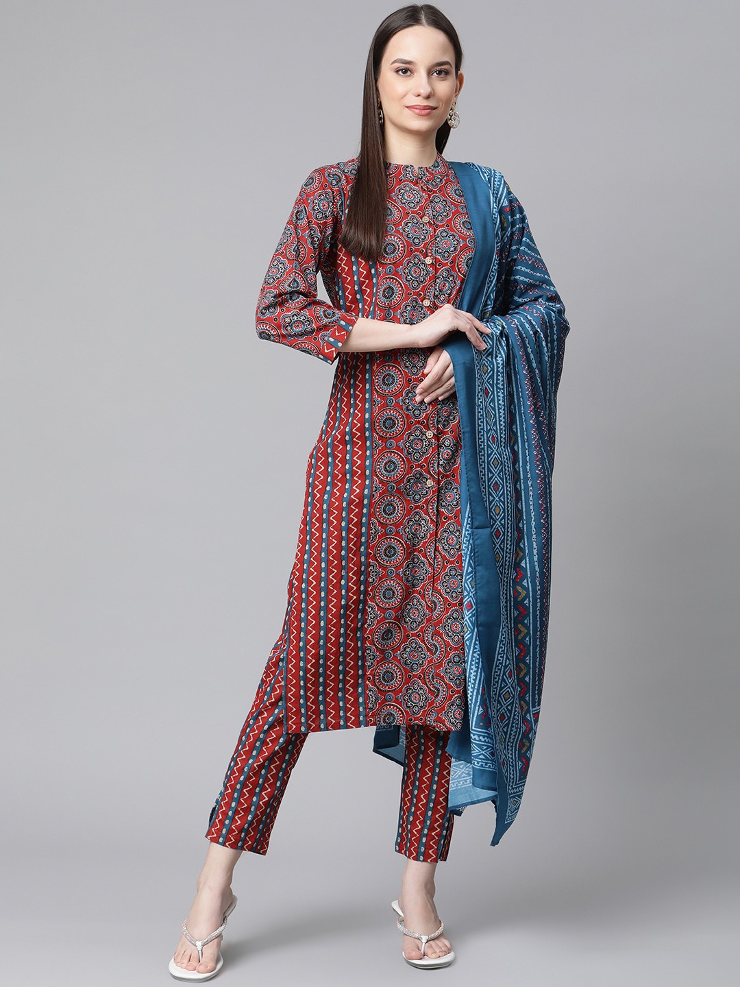 

Jompers Women Maroon Printed Regular Pure Cotton Kurta with Trousers & With Dupatta