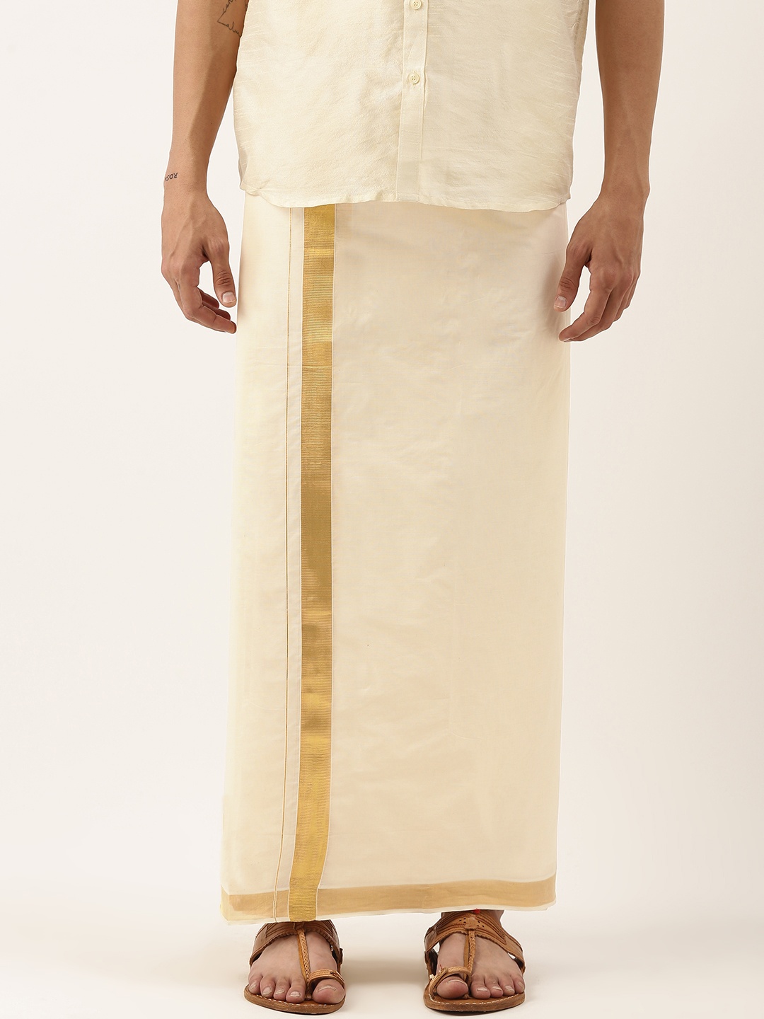 

THANGAMAGAN Men Off White Solid Cotton Dhoti with Zari Border