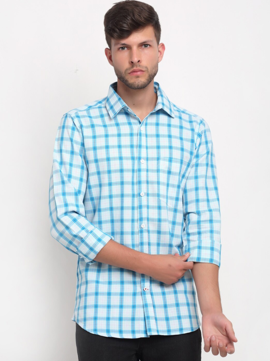 

Cross Court Men White & Blue Opaque Checked Pure Cotton Casual Shirt