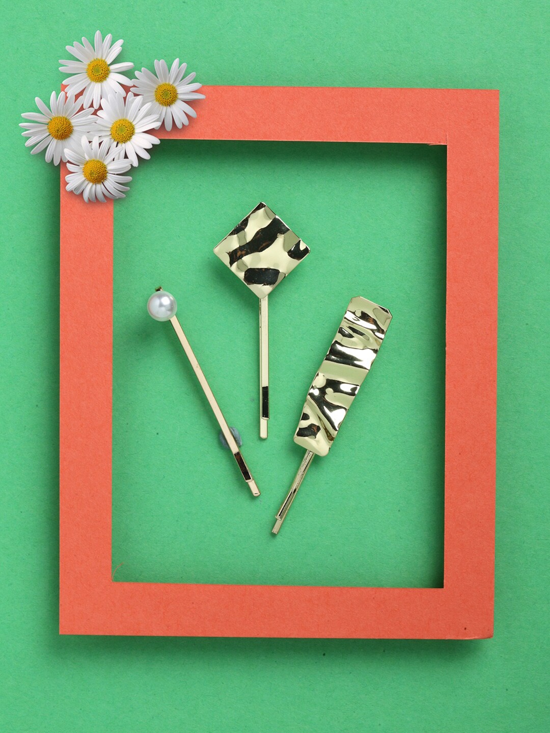 

VOGUE PANASH Women Gold-Toned & Black Set of 3 Bobby Pins