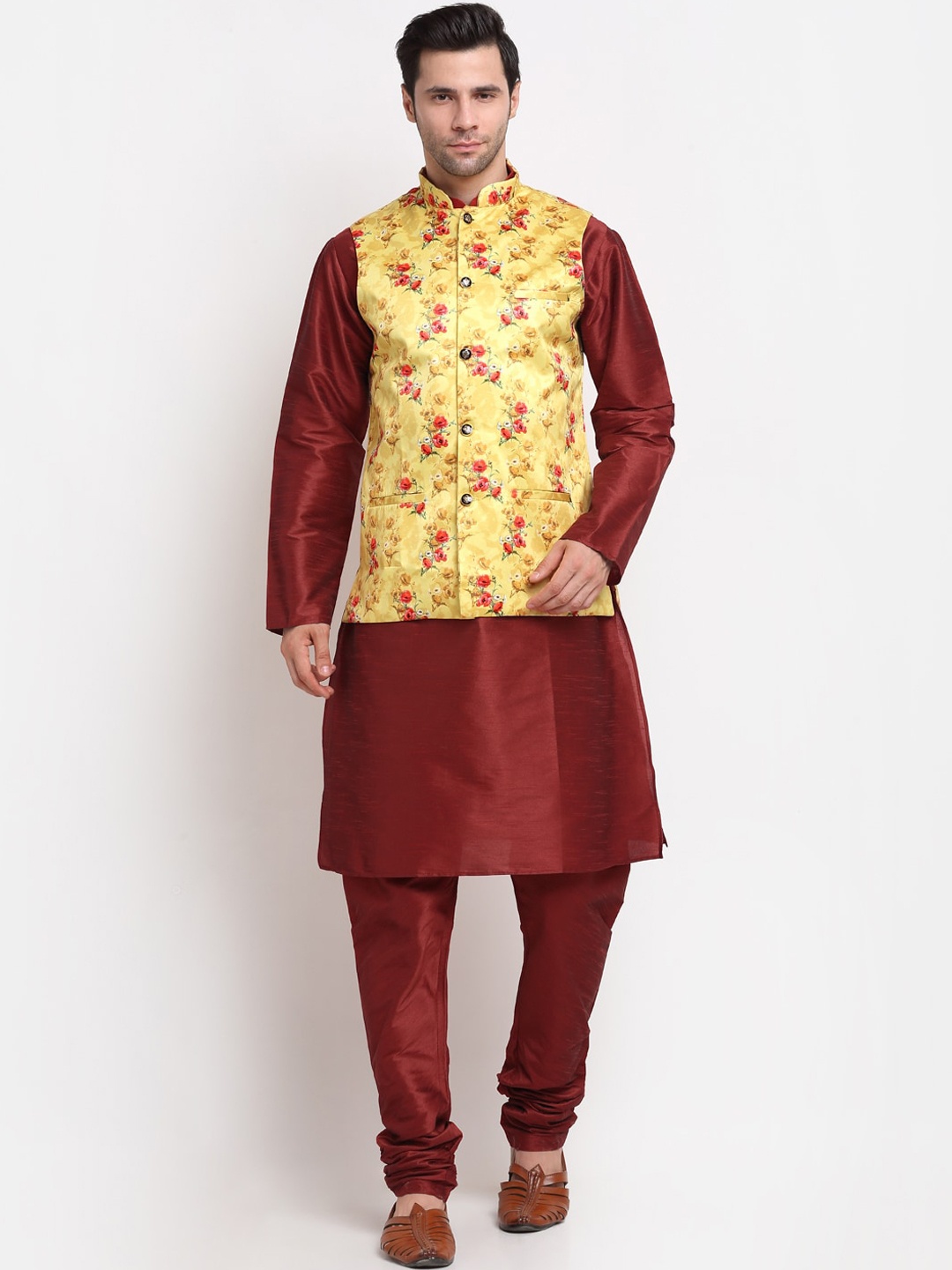 

KRAFT INDIA Men Kurta with Churidar & Printed Nehru Jacket, Maroon