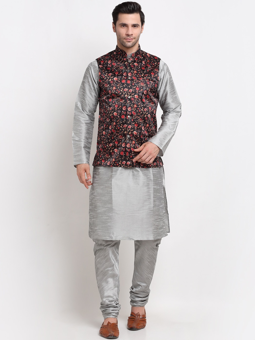 

KRAFT INDIA Men Kurta with Churidar & Printed Nehru Jacket, Silver