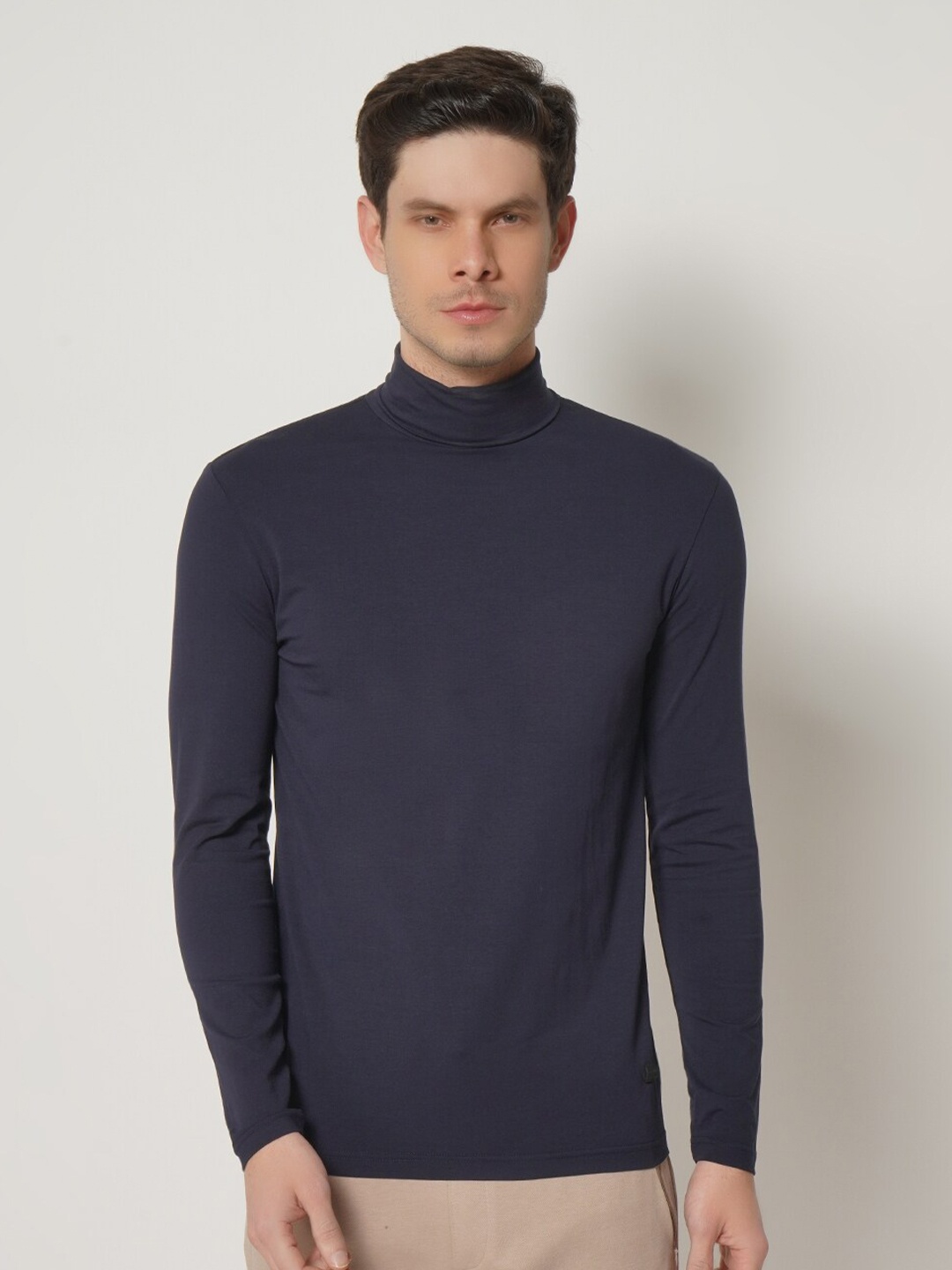 

Blackberrys Men Navy Blue Turtle Neck Slim Fit T-shirt