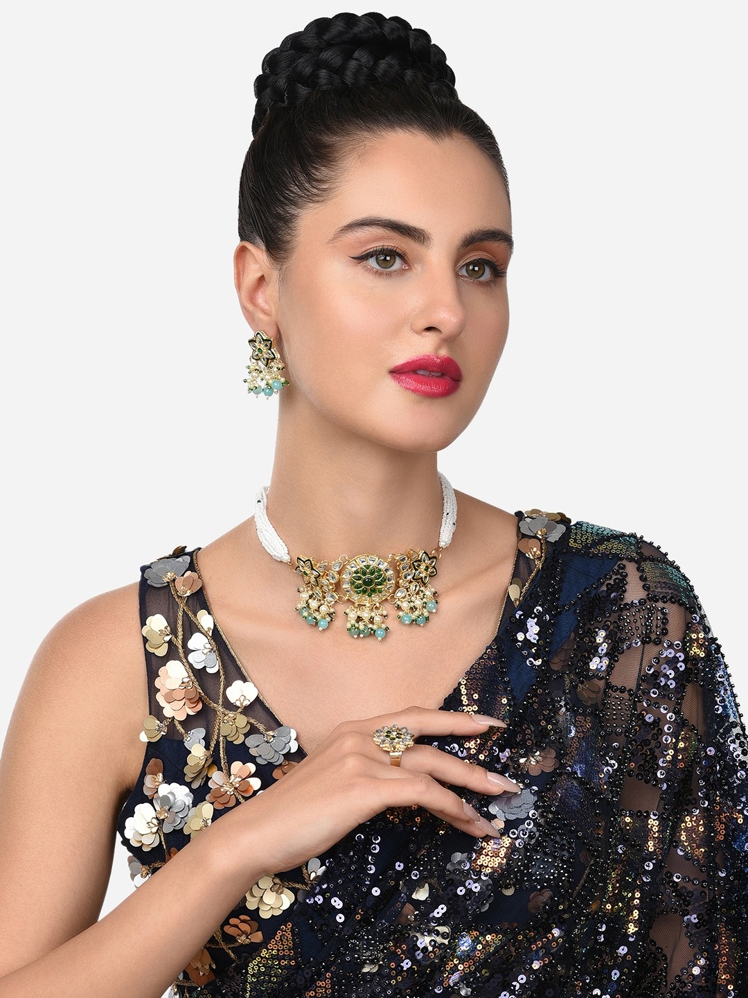 

Zaveri Pearls Gold-Toned & Green Alloy Gold-Plated Kundan-Studded Jewellery Set