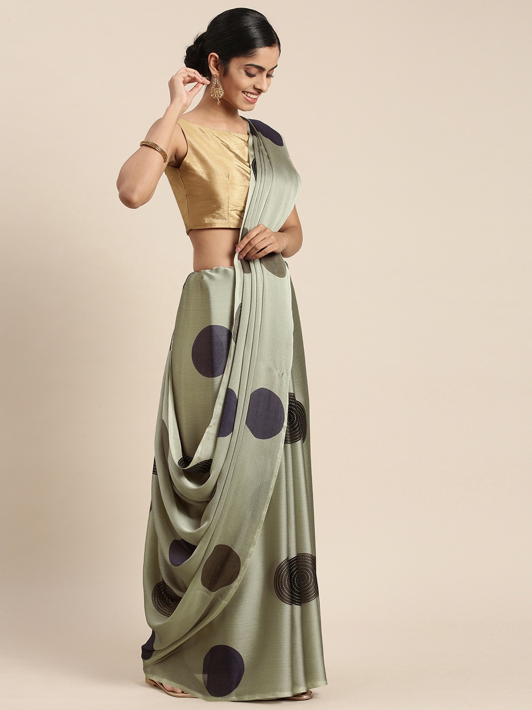 

Triveni Green Pure Chiffon Saree