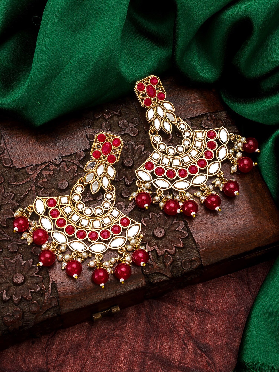 

aadita Gold-Toned Classic Drop Earrings