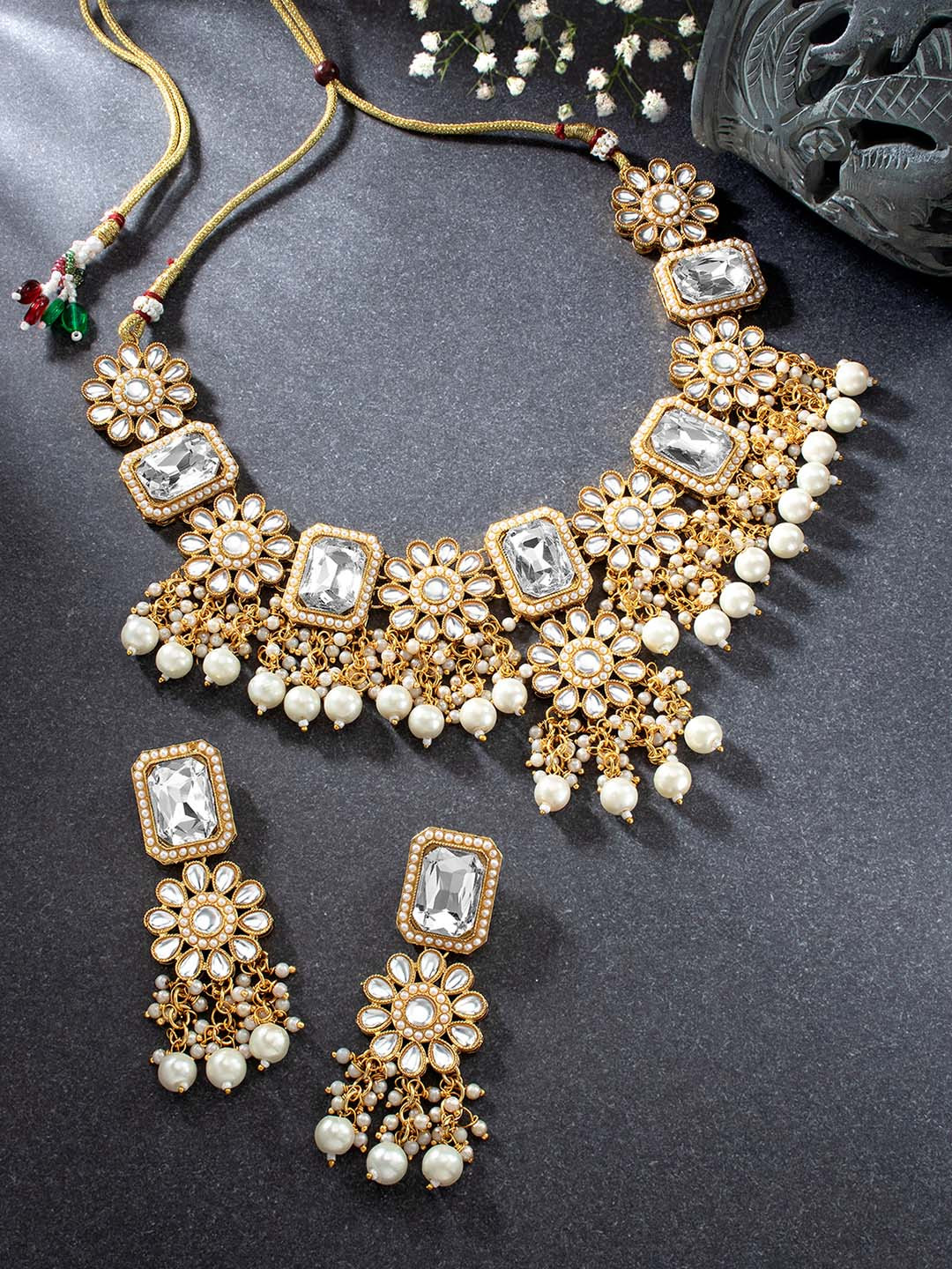 

Peora Gold-Plated White Kundan Studded Traditional Wedding Jewellery Set