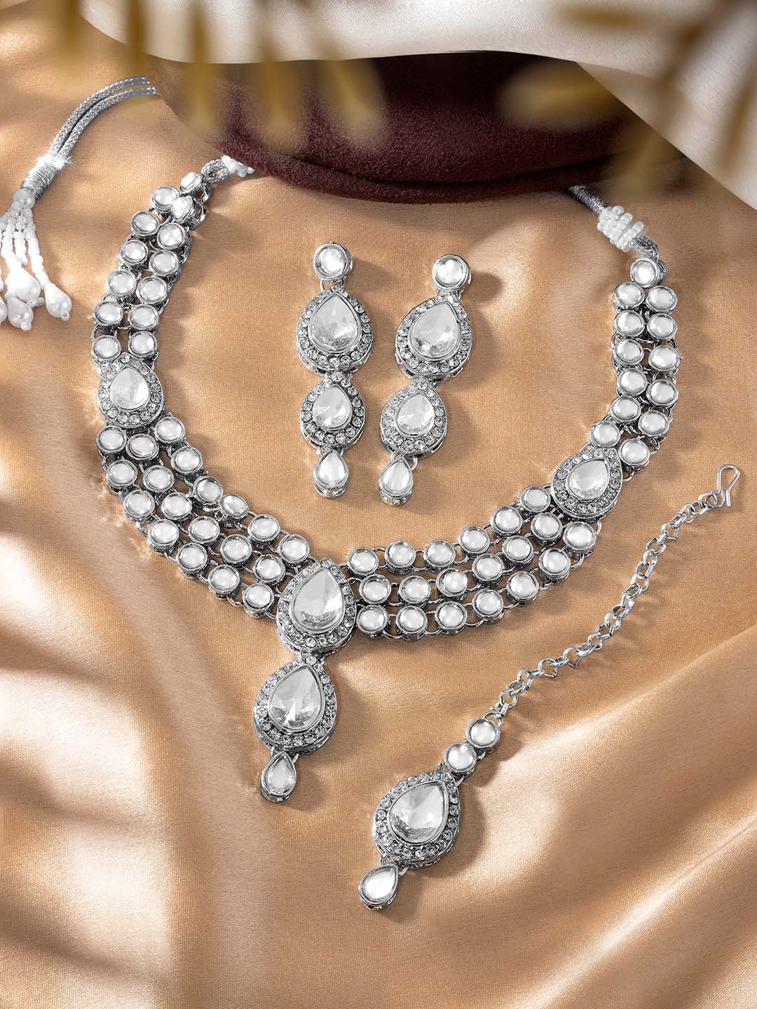 

Peora Silver-Plated Kundan Studded Handcrafted Traditional Jewellery Set