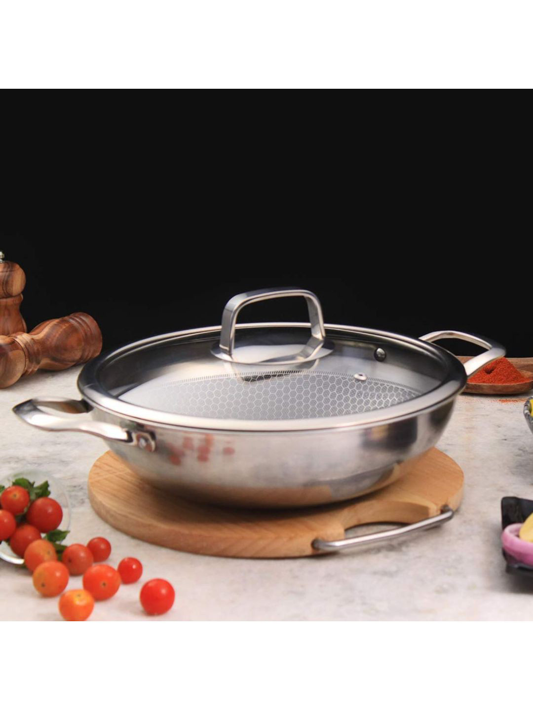 

Wonderchef Silver-Toned Solid Stainless Steel Non-Stick Kadhai With Lid