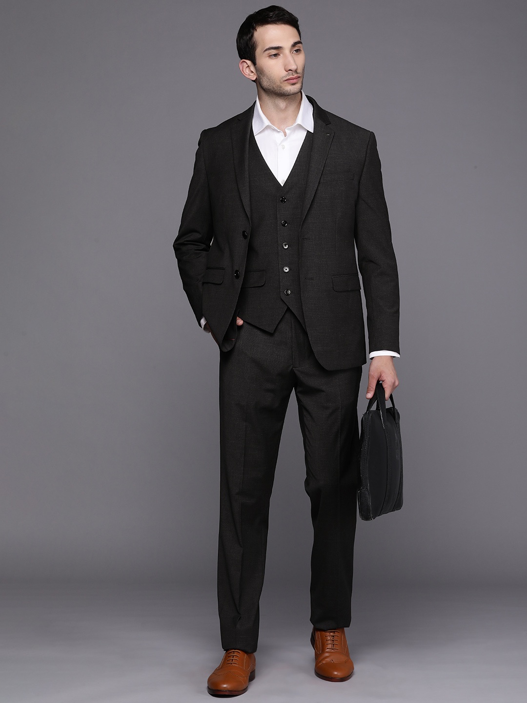 

Louis Philippe Permapress Men Black Slim Fit Solid Single-Breasted 3-Piece Suit