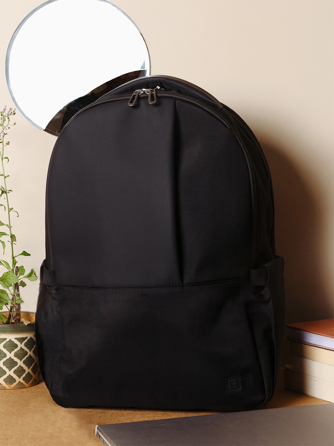 

CARRIALL Unisex Black Backpack