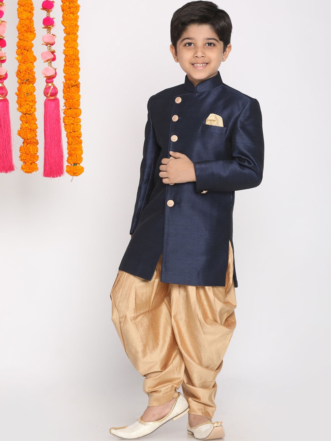 

VASTRAMAY Boys Navy Blue & Gold-Toned SolidCotton Sherwani Set