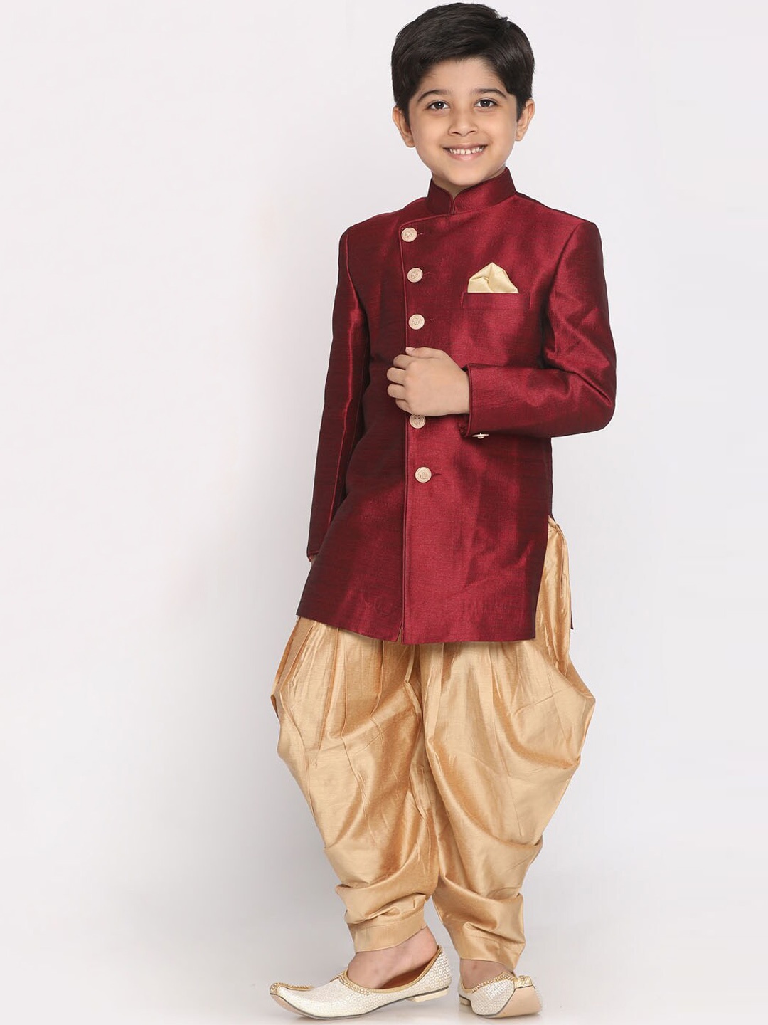 

VASTRAMAY Boys Maroon & Gold-Coloured Solid Slim-Fit Jute Cotton Sherwani Set