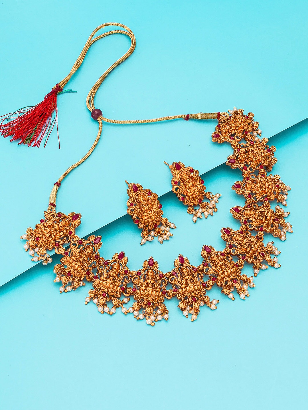 

aadita Red & White-Toned Gold-Plated Stone Studded Handcrafted Necklace With Earrings