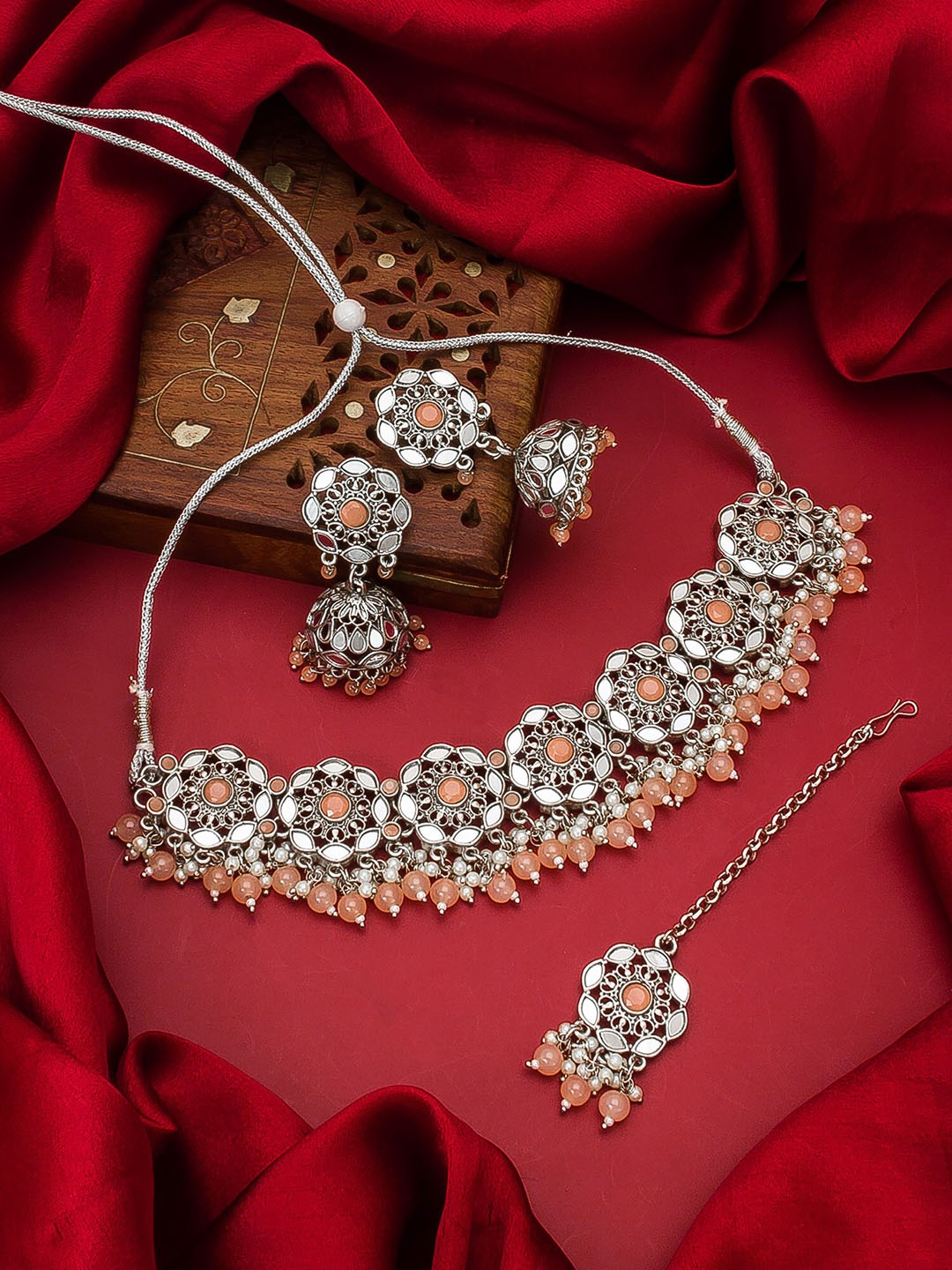 

aadita Silver-Toned & Beige Stone-Studded & Pearl Beaded Handcrafted Jewellery Set