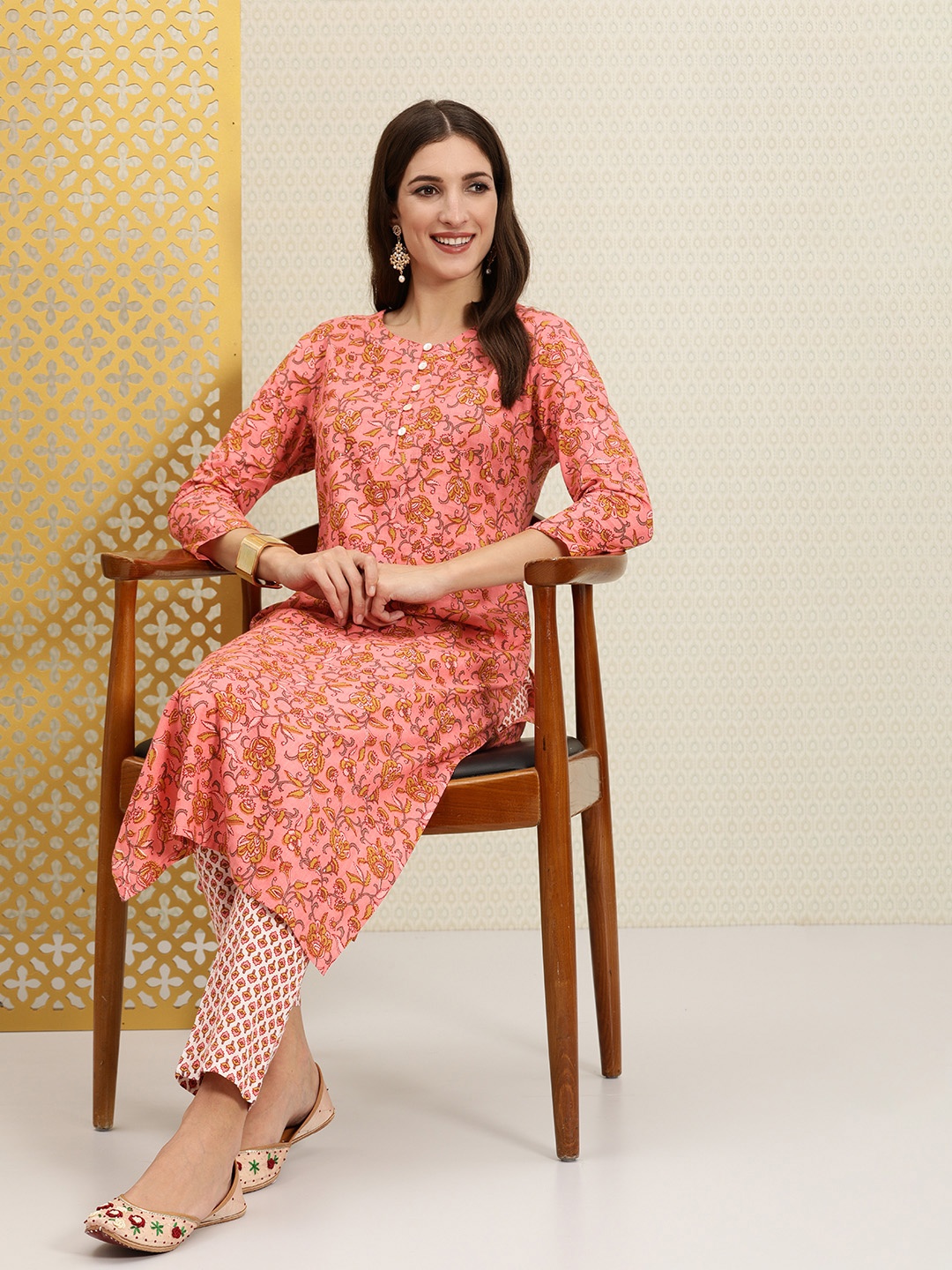 

House of Pataudi Women Pink Ethnic Motifs Printed Regular Pure Cotton Kurti with Trousers