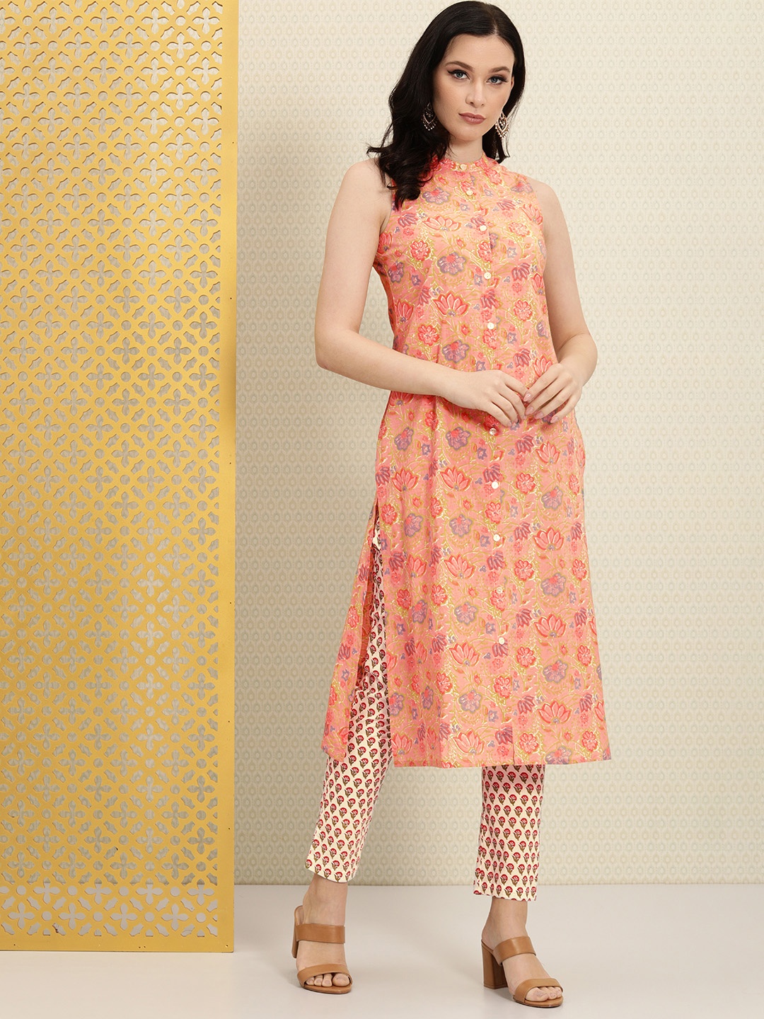 

House of Pataudi Women Pink Floral Printed Regular Pure Cotton Kurta with Trousers