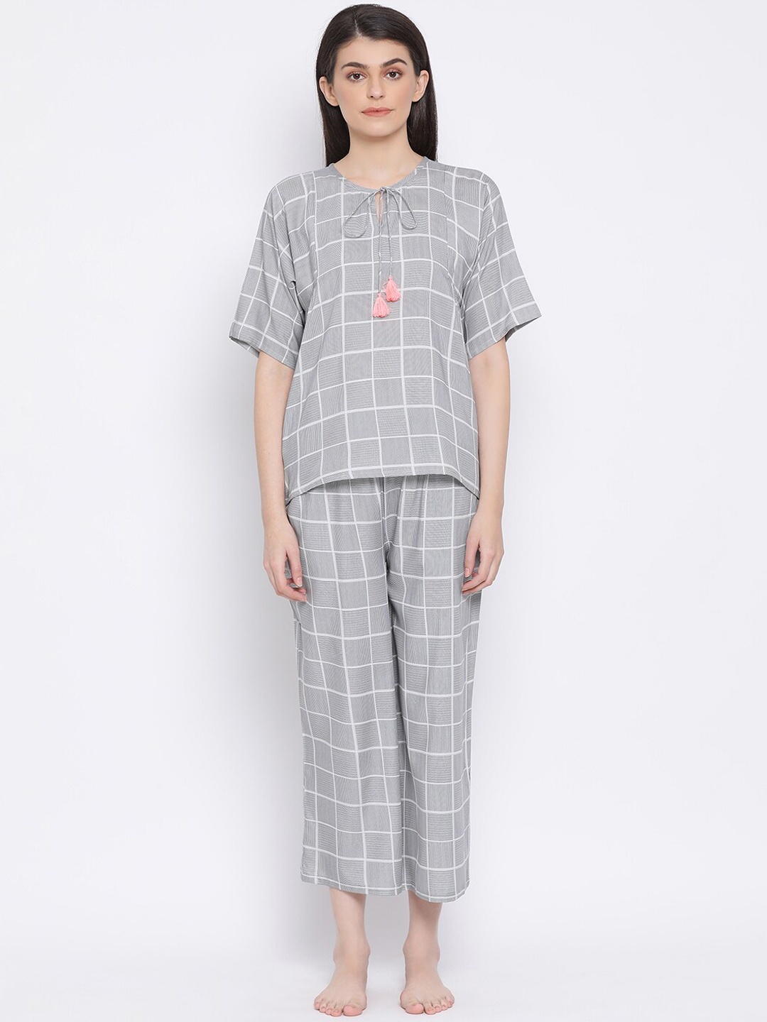 

Clovia Women Grey & White Checked Night Suit