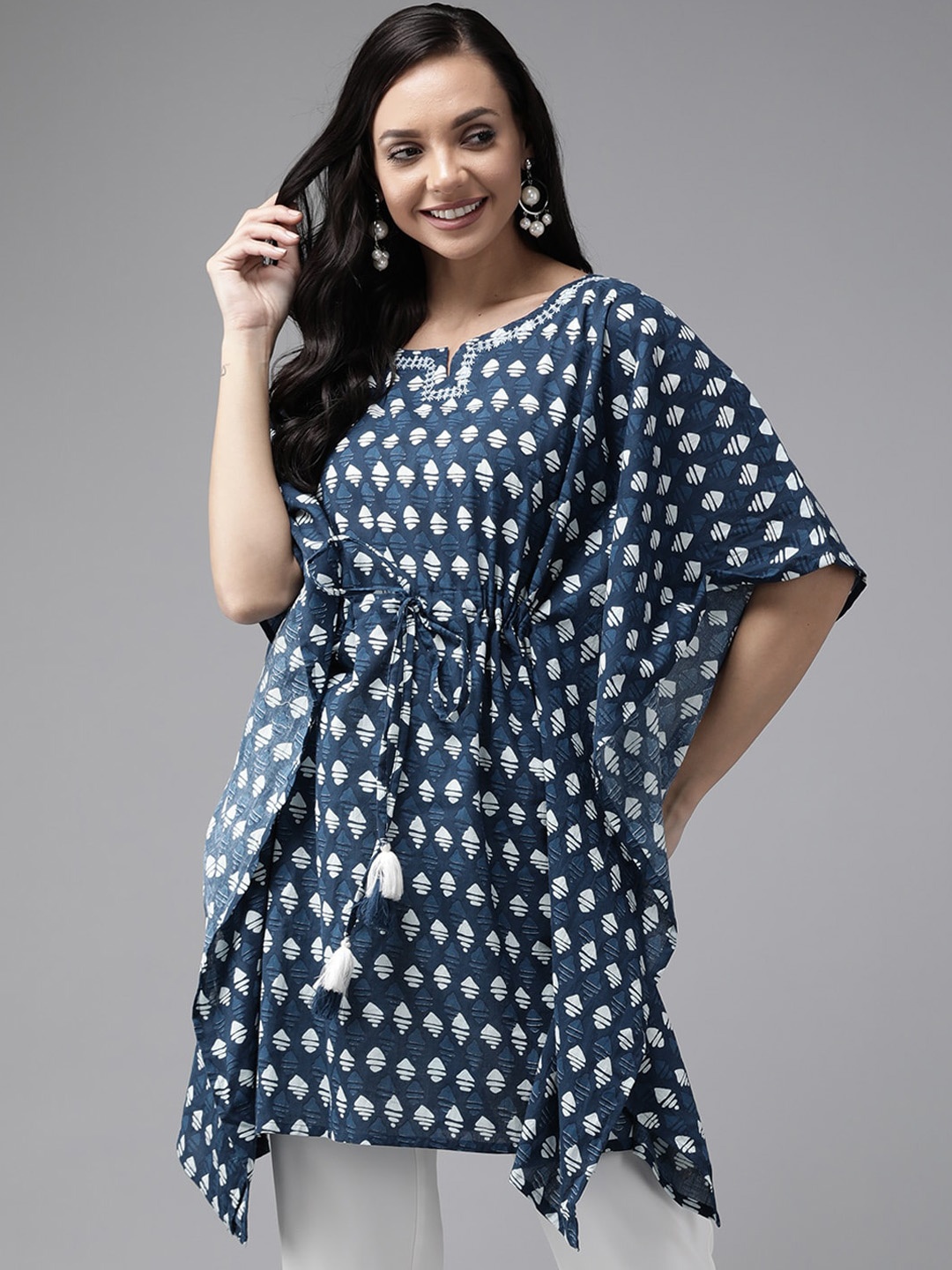 

Yufta Women Navy Blue Geometric Printed Extended Sleeves Kaftan Kurta
