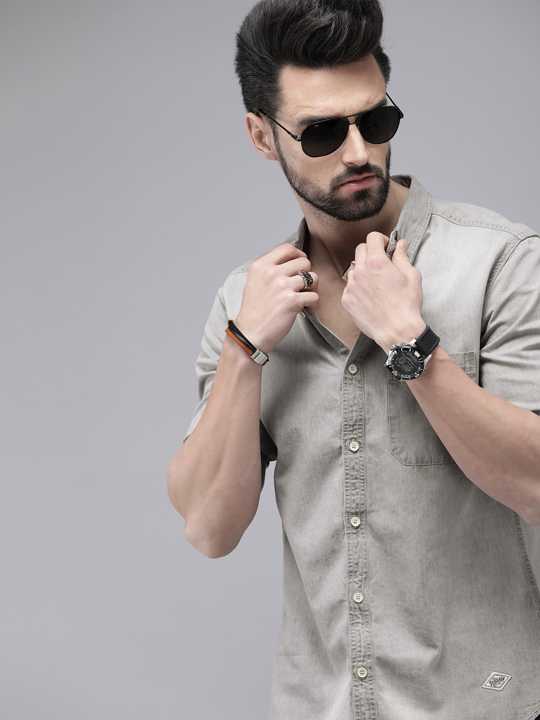 

Roadster Men Grey Solid Regular Fit Pure Cotton Casual Shirt