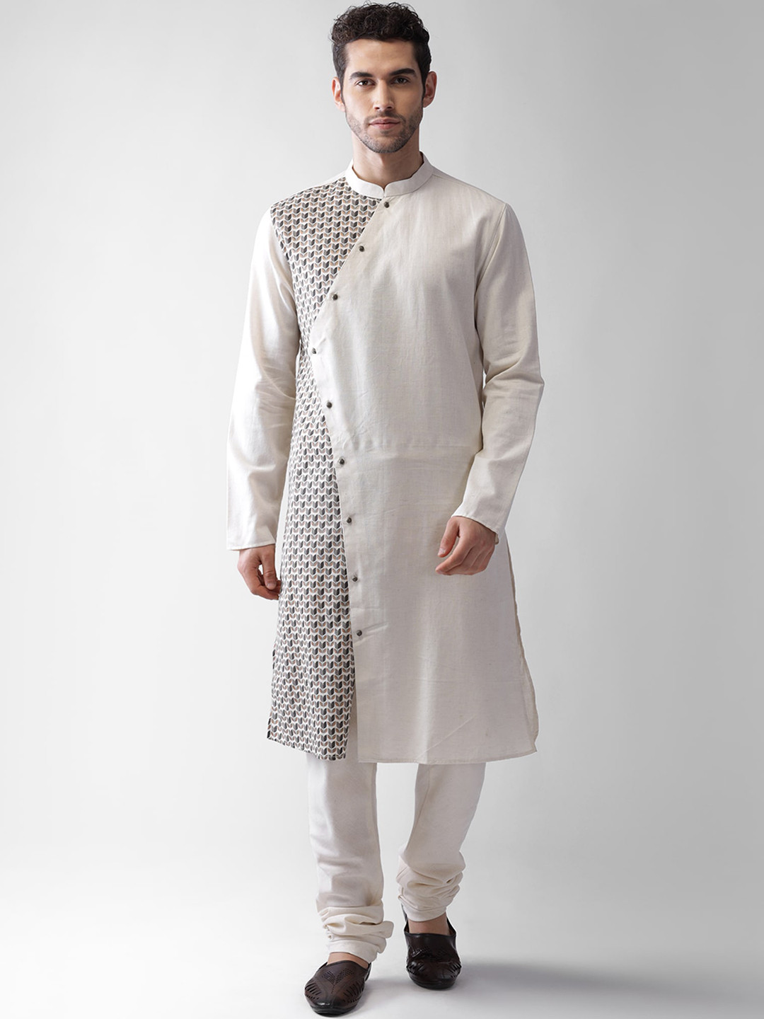 

Vartah Men Cream-Coloured & Black Floral Embroidered Thread Work Cotton Kurta