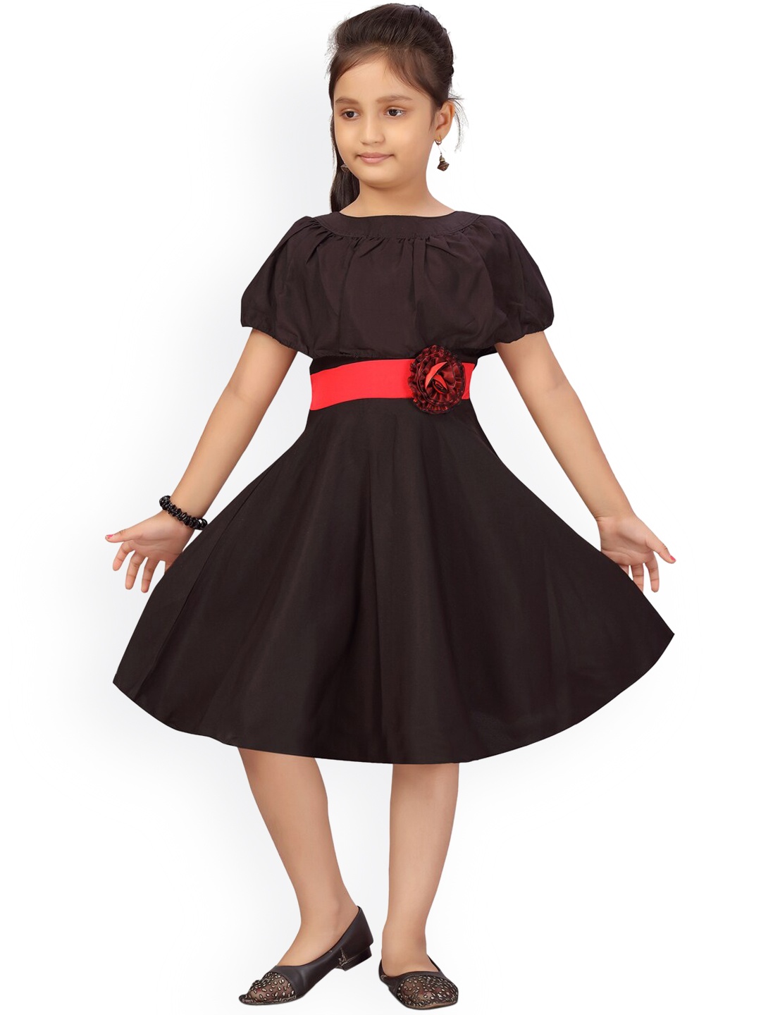 

Aarika Girls Black Solid Fit and Flare Dress