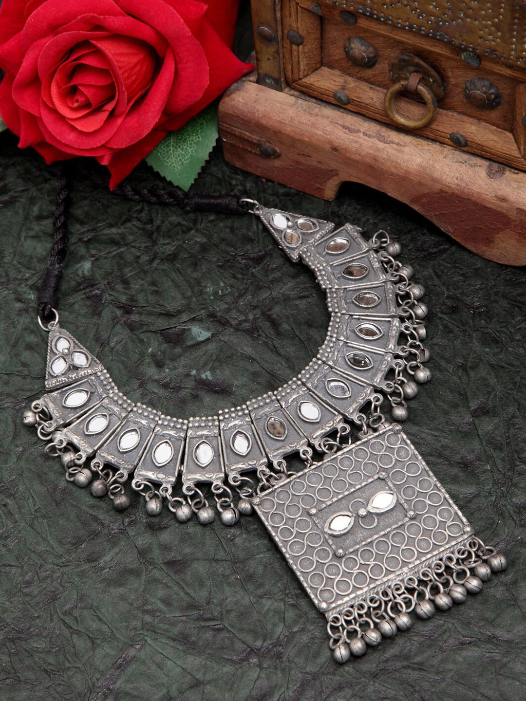 

Moedbuille Women Silver Mirror Studded Antique Necklace
