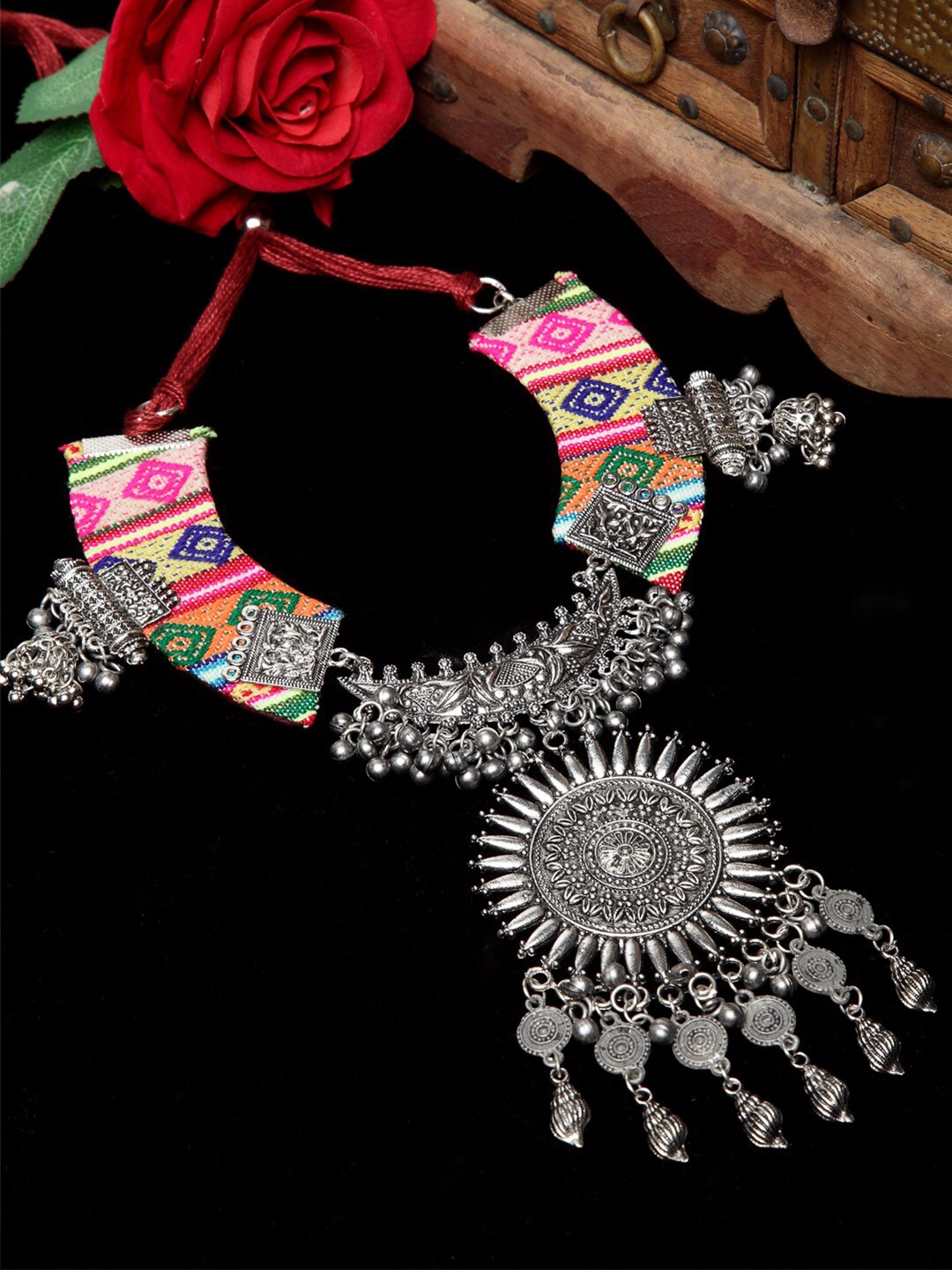 

Moedbuille Women Pink Silver-Plated Embroidered Necklace