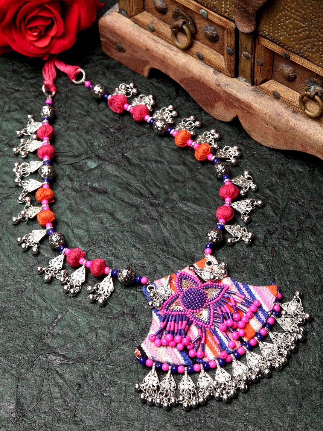 

Moedbuille Silver-Toned & Magenta Brass Silver-Plated Tasseled Handcrafted Necklace