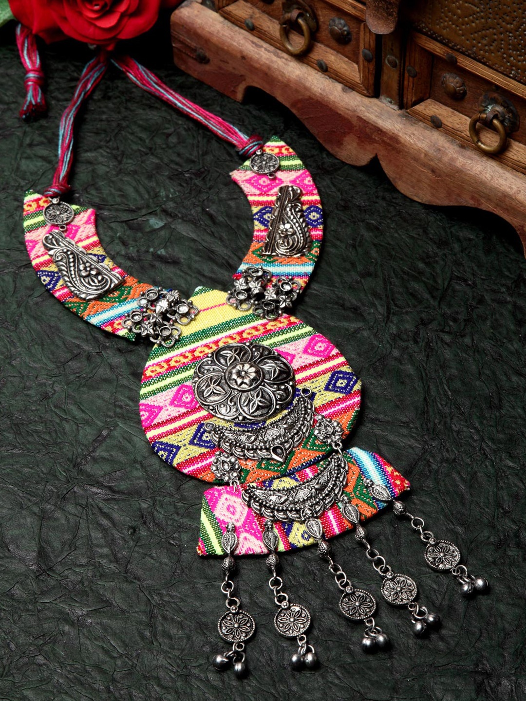 

Moedbuille Silver-Toned & Pink Brass Silver-Plated Handcrafted Necklace