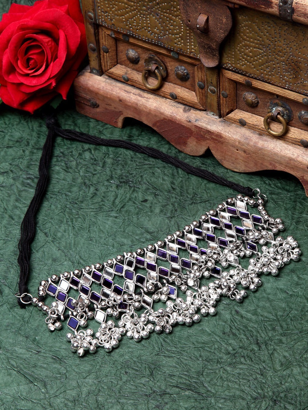 

Moedbuille Women Silver-Toned & Blue Brass Mirror Necklace