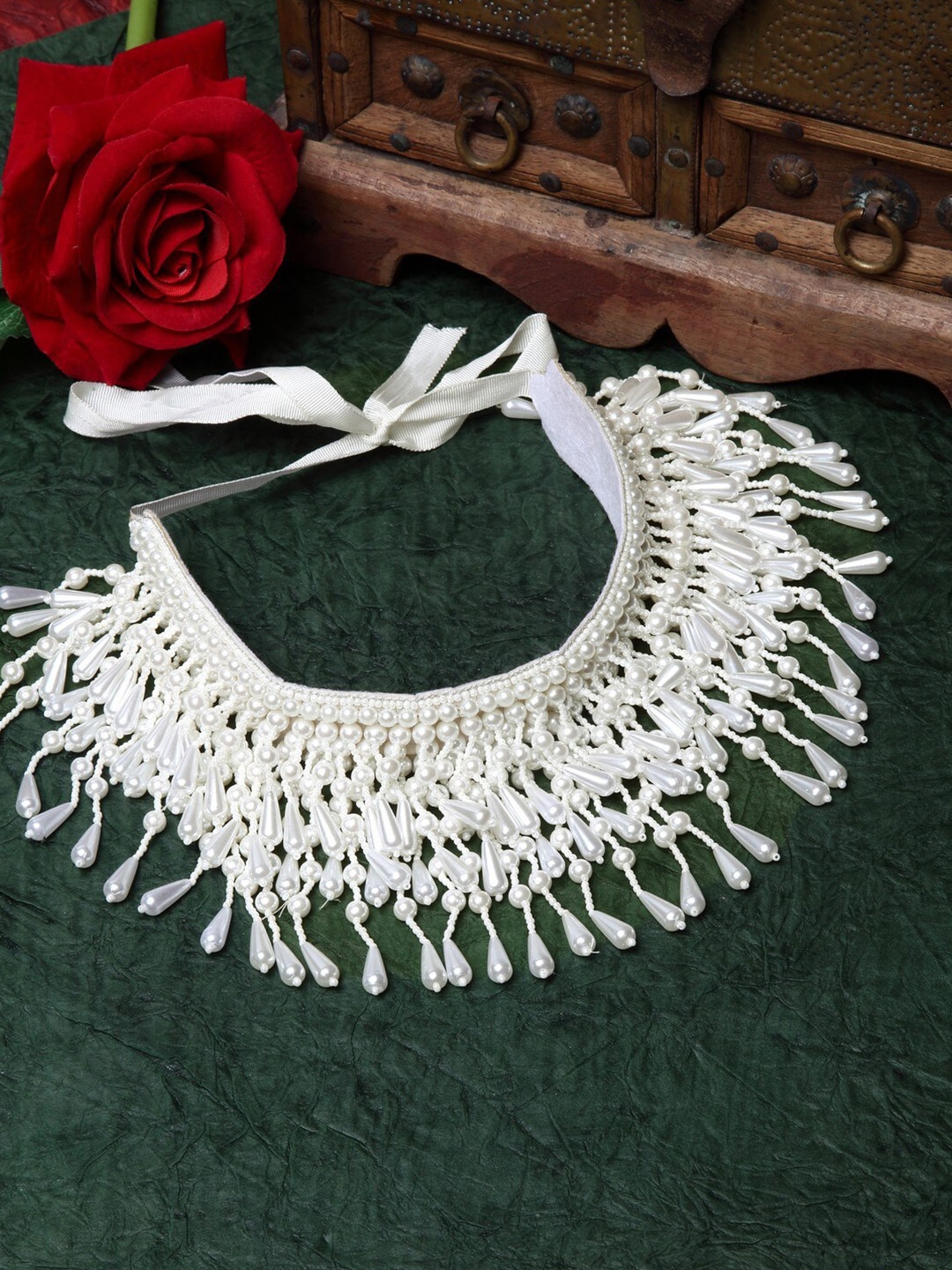 

Moedbuille Silver-Toned & Off White Brass Silver-Plated Pearl Studded Choker Necklace