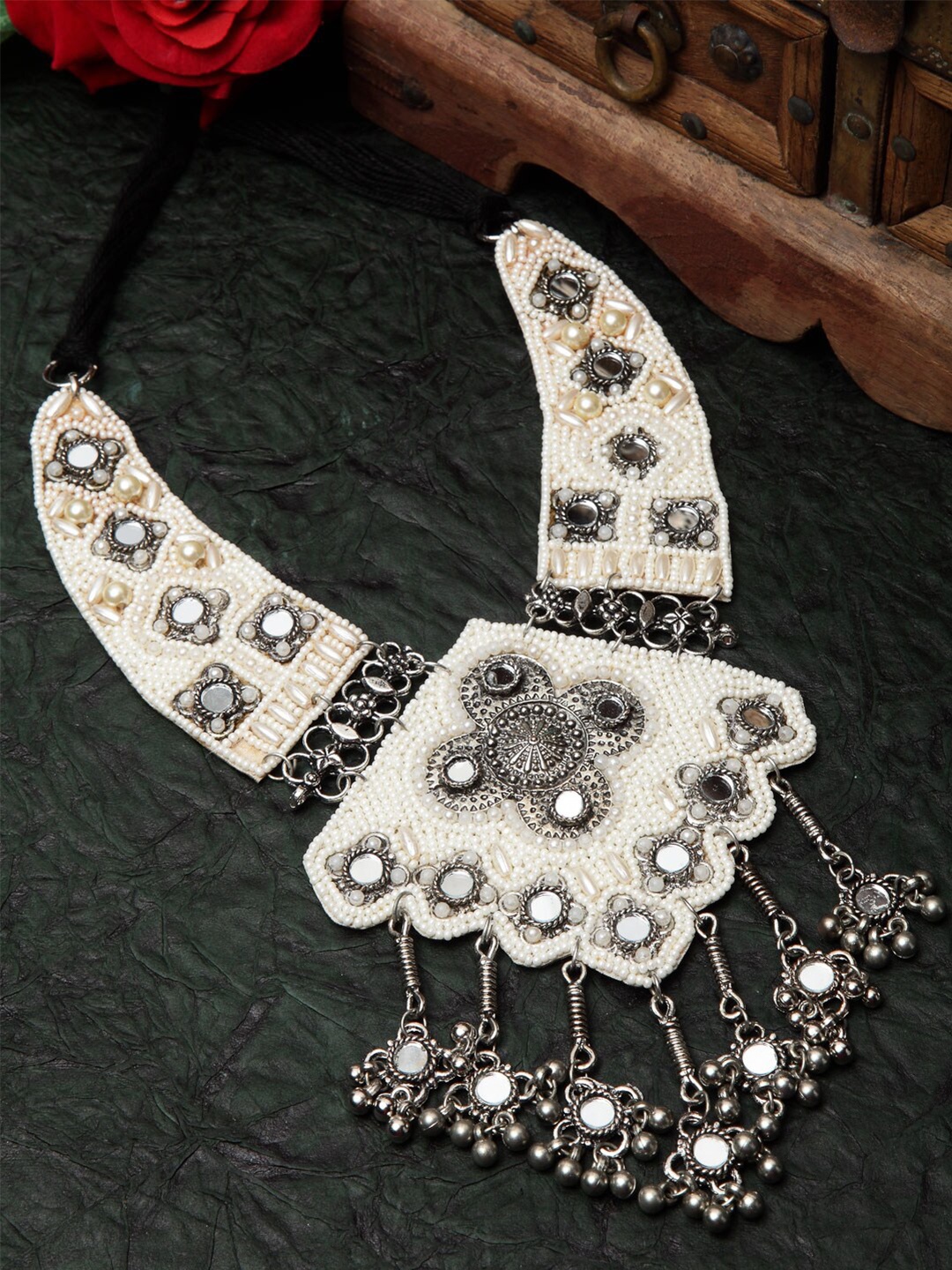 

Moedbuille Silver-Toned & Off White Brass Handcrafted Necklace