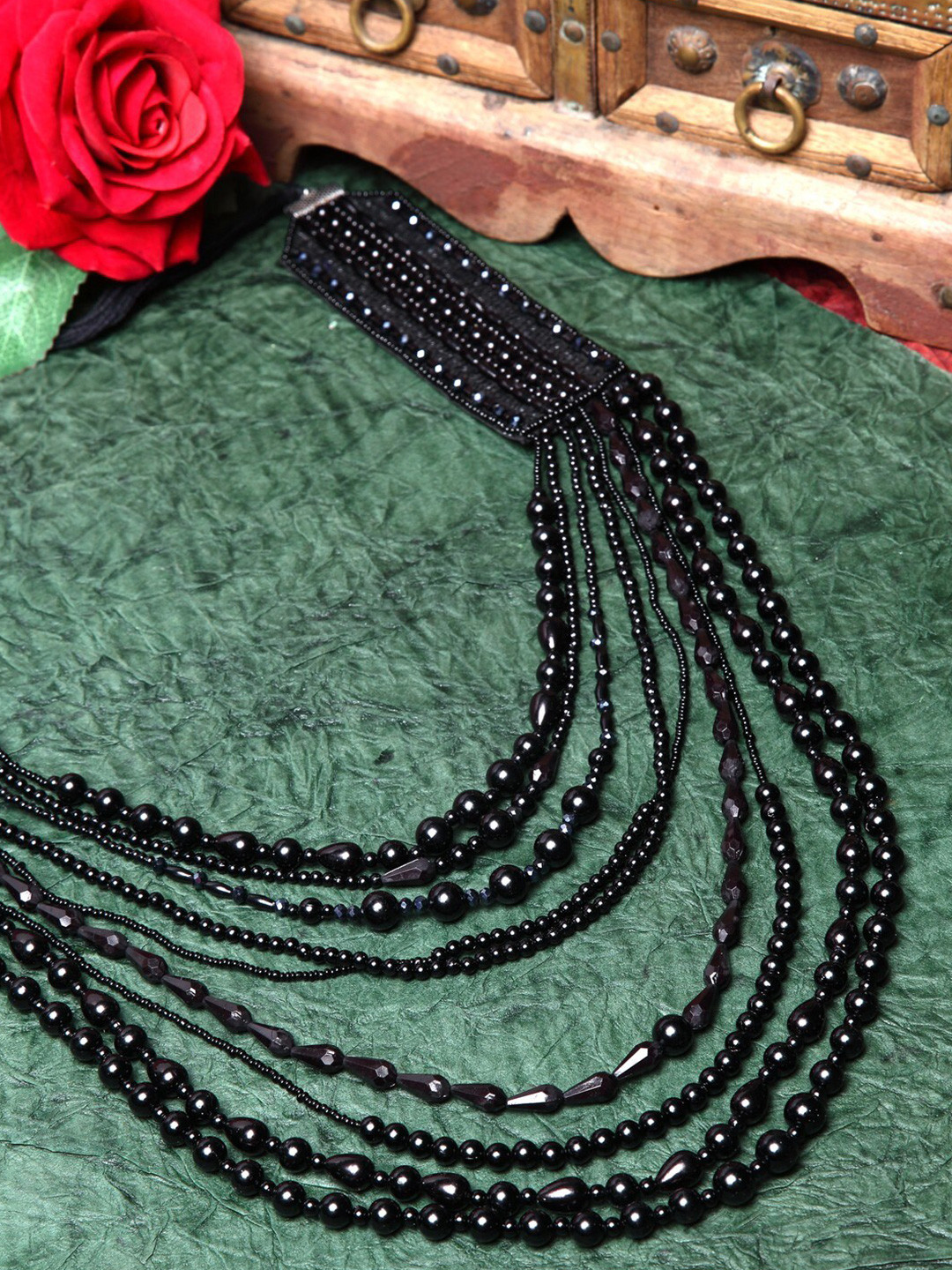 

Moedbuille Black Brass Silver-Plated Handcrafted Necklace