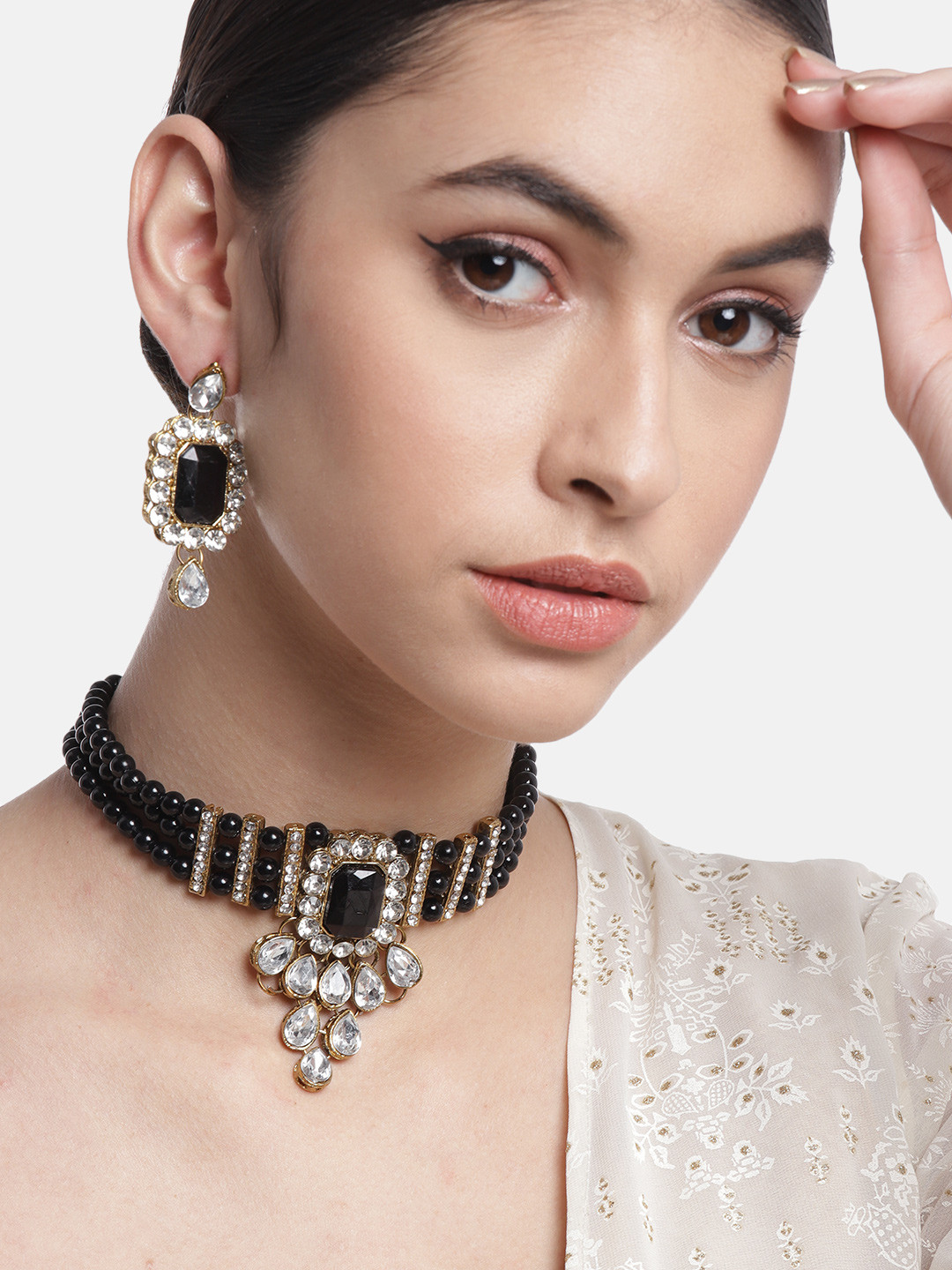 

Anouk Black Gold-Plated Stone-Studded & Beaded Jewellery Set