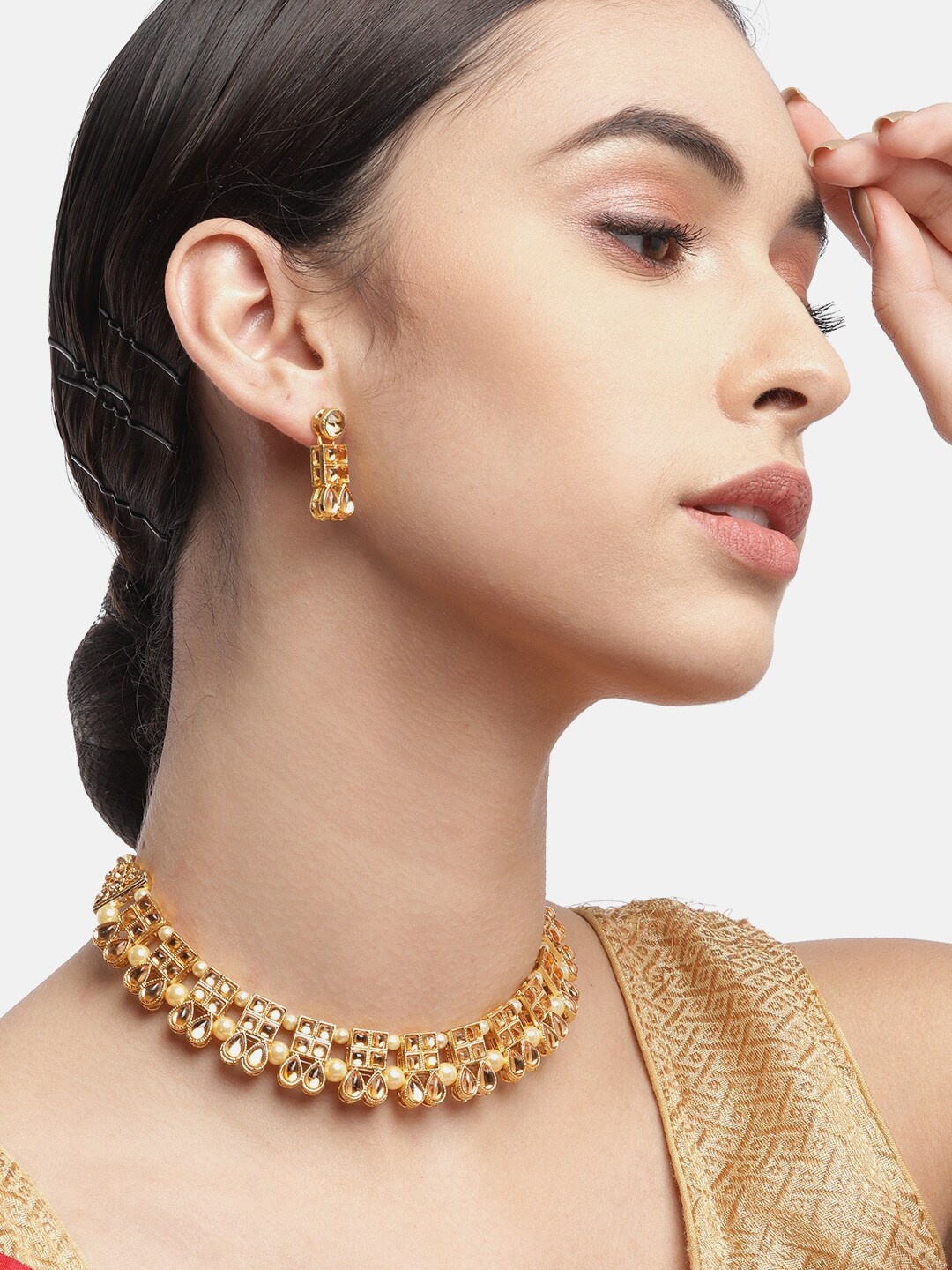 

Anouk Off-White Gold-Plated Stone Studded & Beaded Jewellery Set